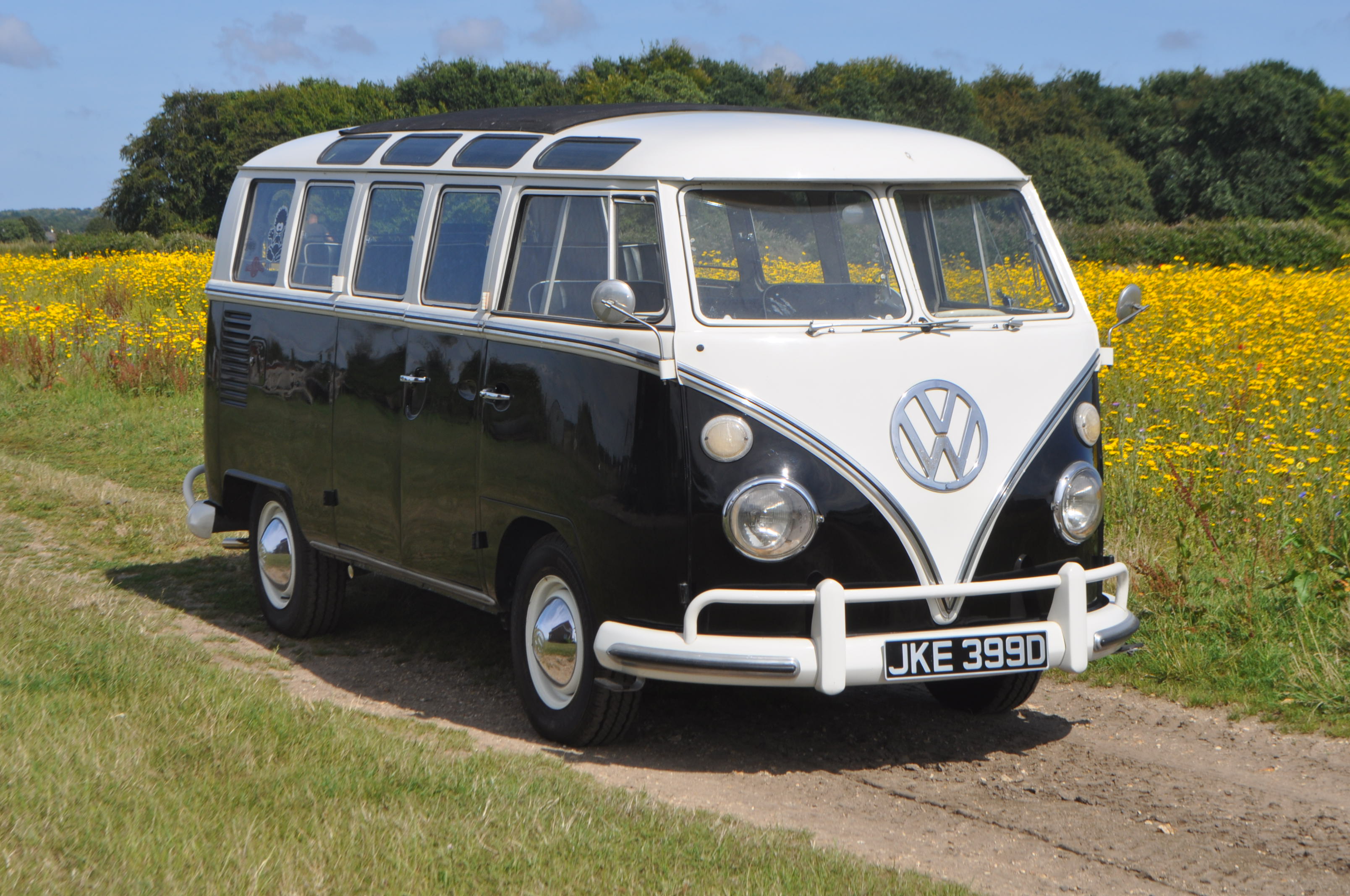 1966 VOLKSWAGEN T2 SPLITSCREEN DELUXE 21 WINDOW SAMBA