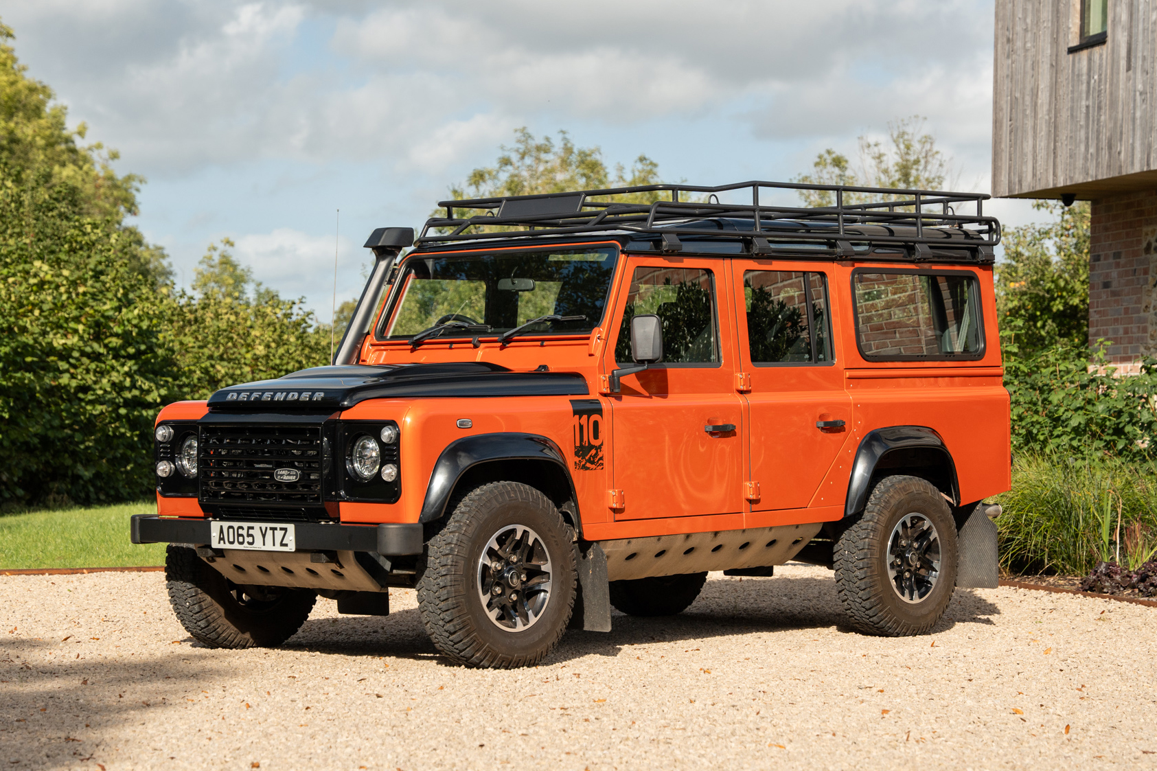 2015 Land Rover Defender 110 Adventure – 16,720 miles