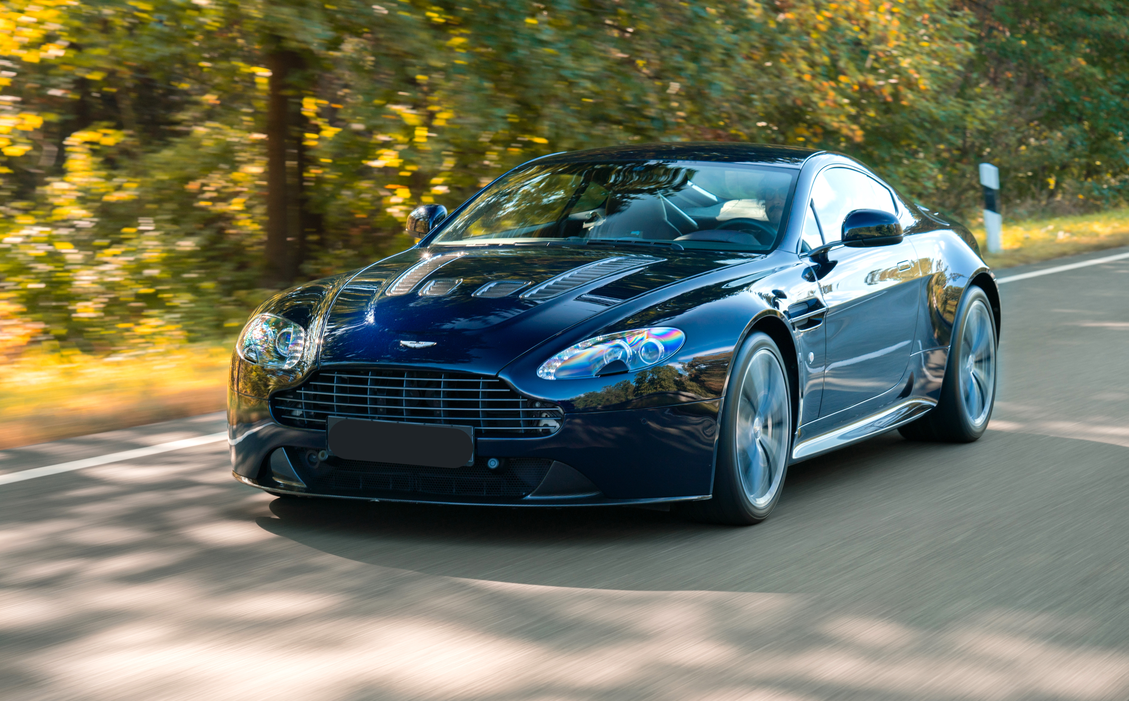 2012 ASTON MARTIN V12 VANTAGE - MANUAL - VAT Q