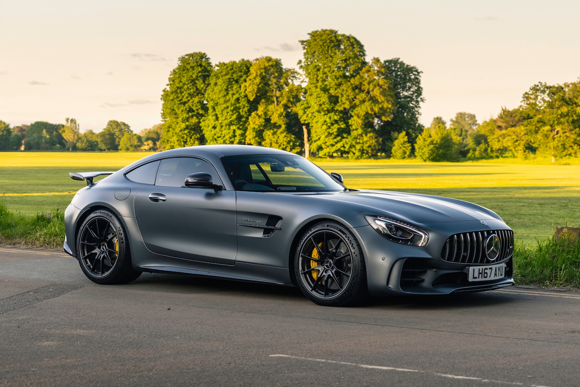 2017 Mercedes-AMG GT R