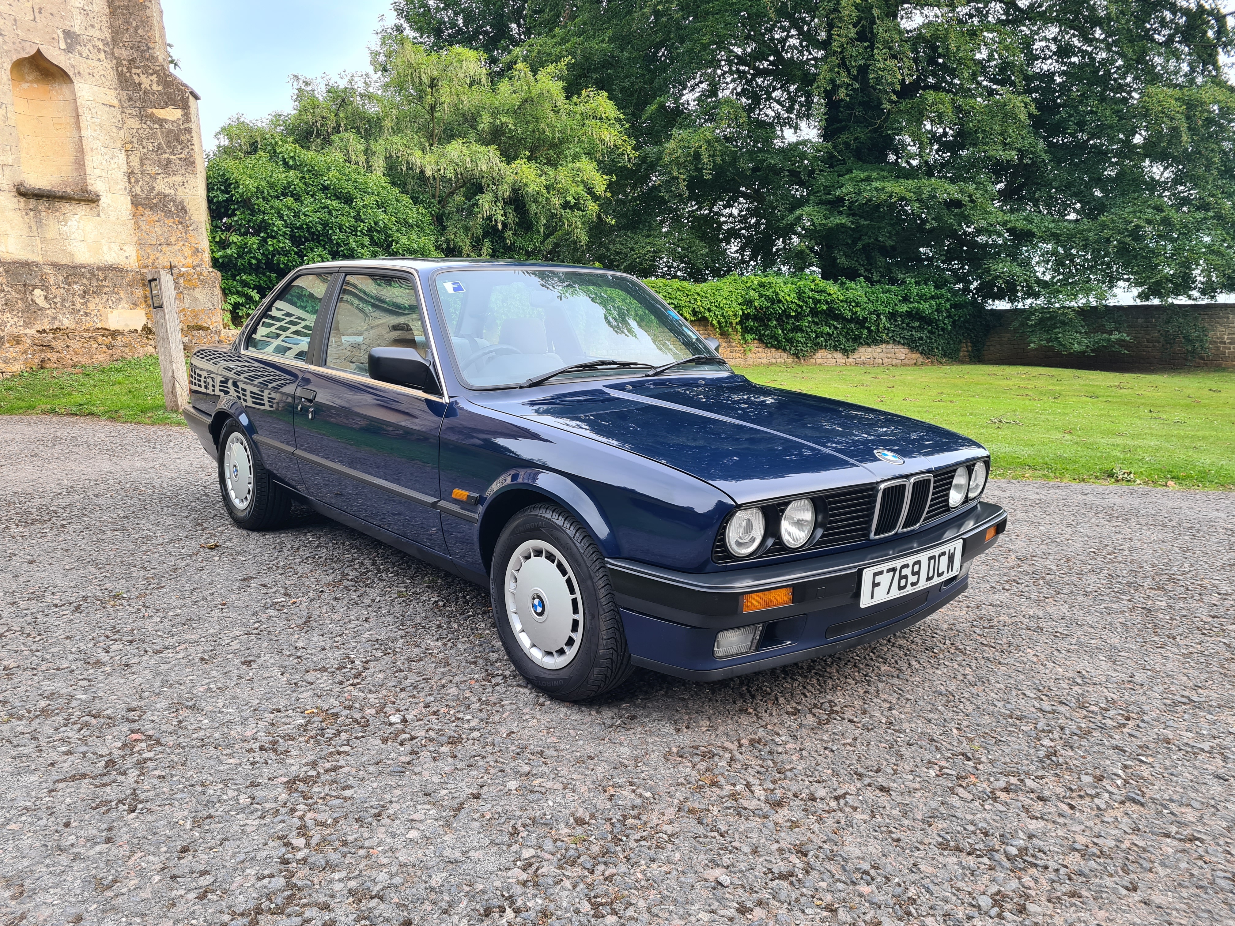 1988 BMW (E30) 320i