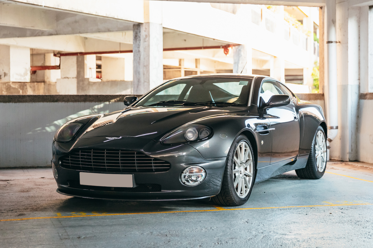 2006 Aston Martin Vanquish S - Manual - 9,260 KM - HK Registered