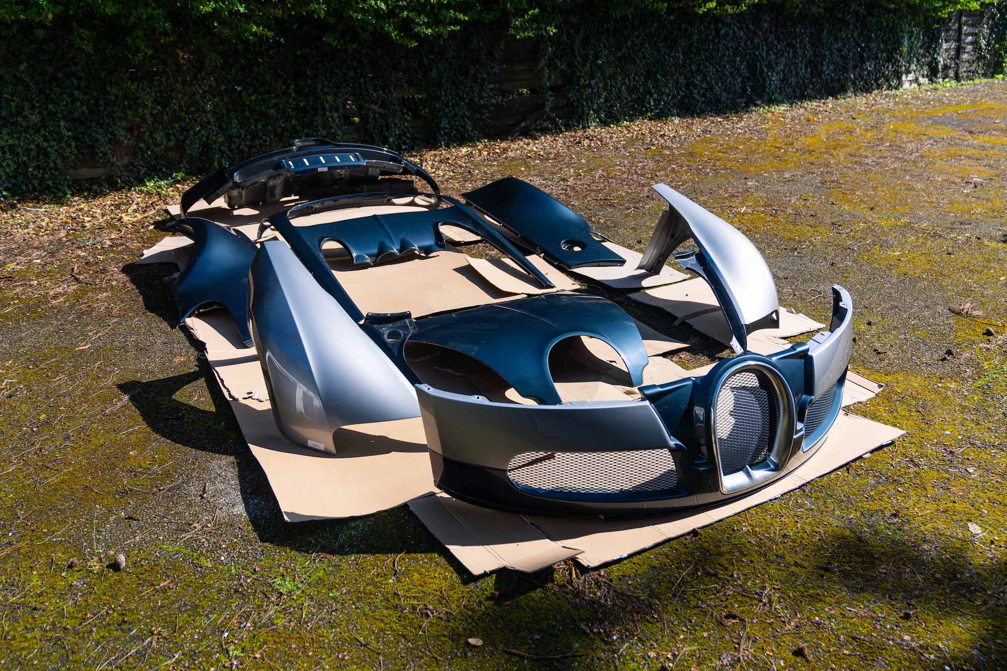 Bugatti Veyron Body Parts and Exhaust for sale by auction in