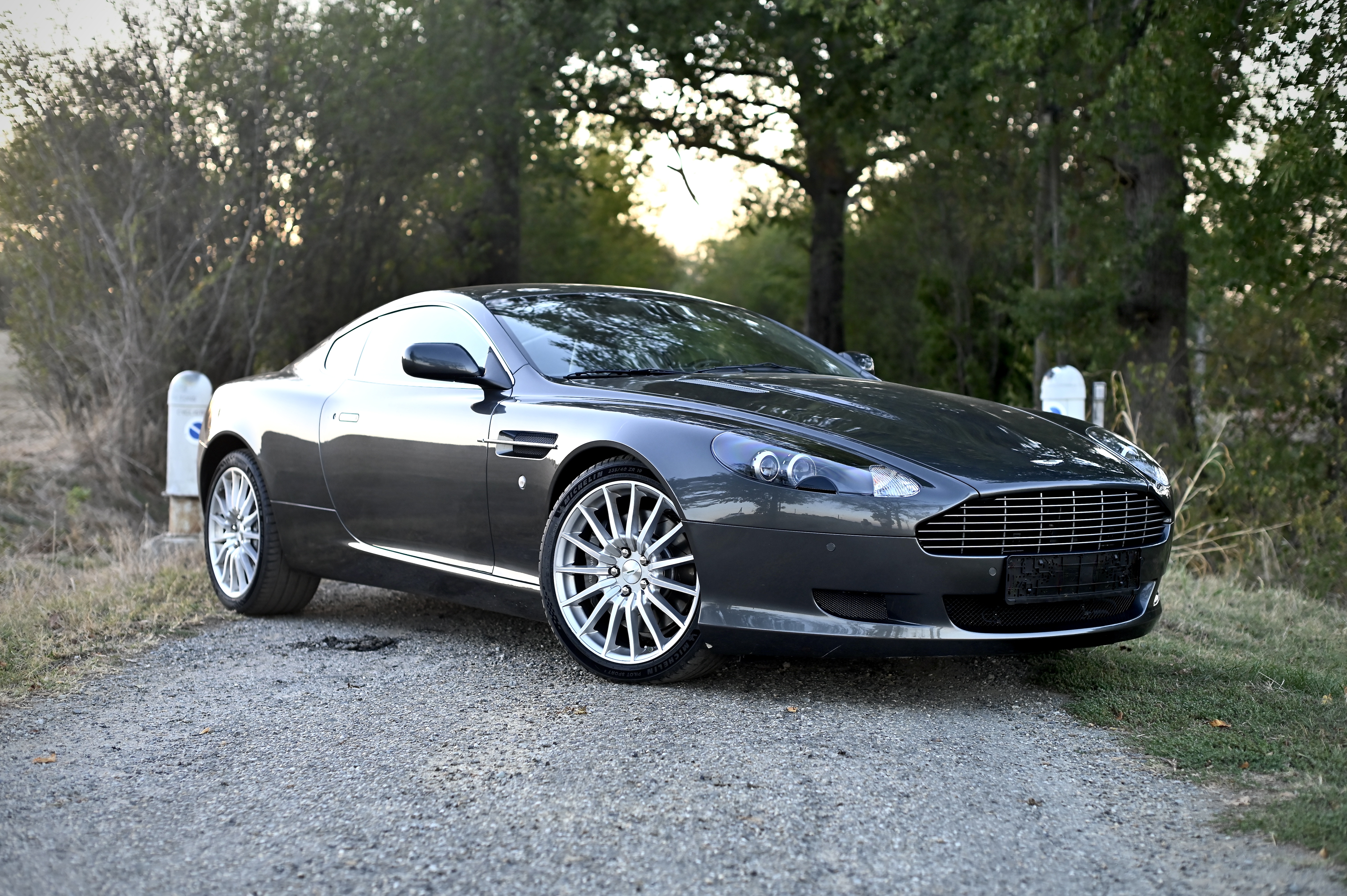 2007 Aston Martin DB9 - Manual - 18,000 KM