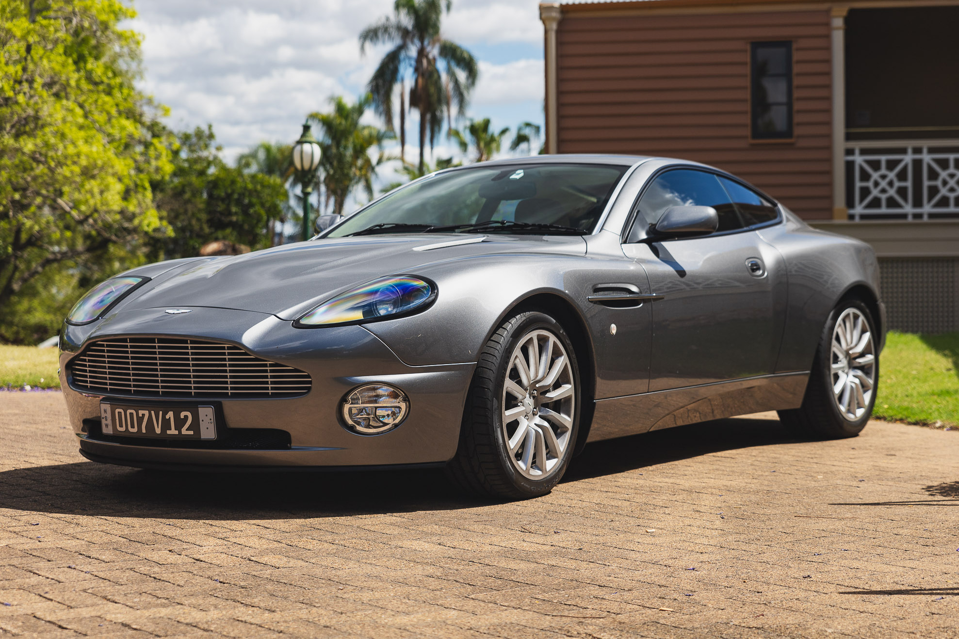 2003 Aston Martin Vanquish - 14,582 Km