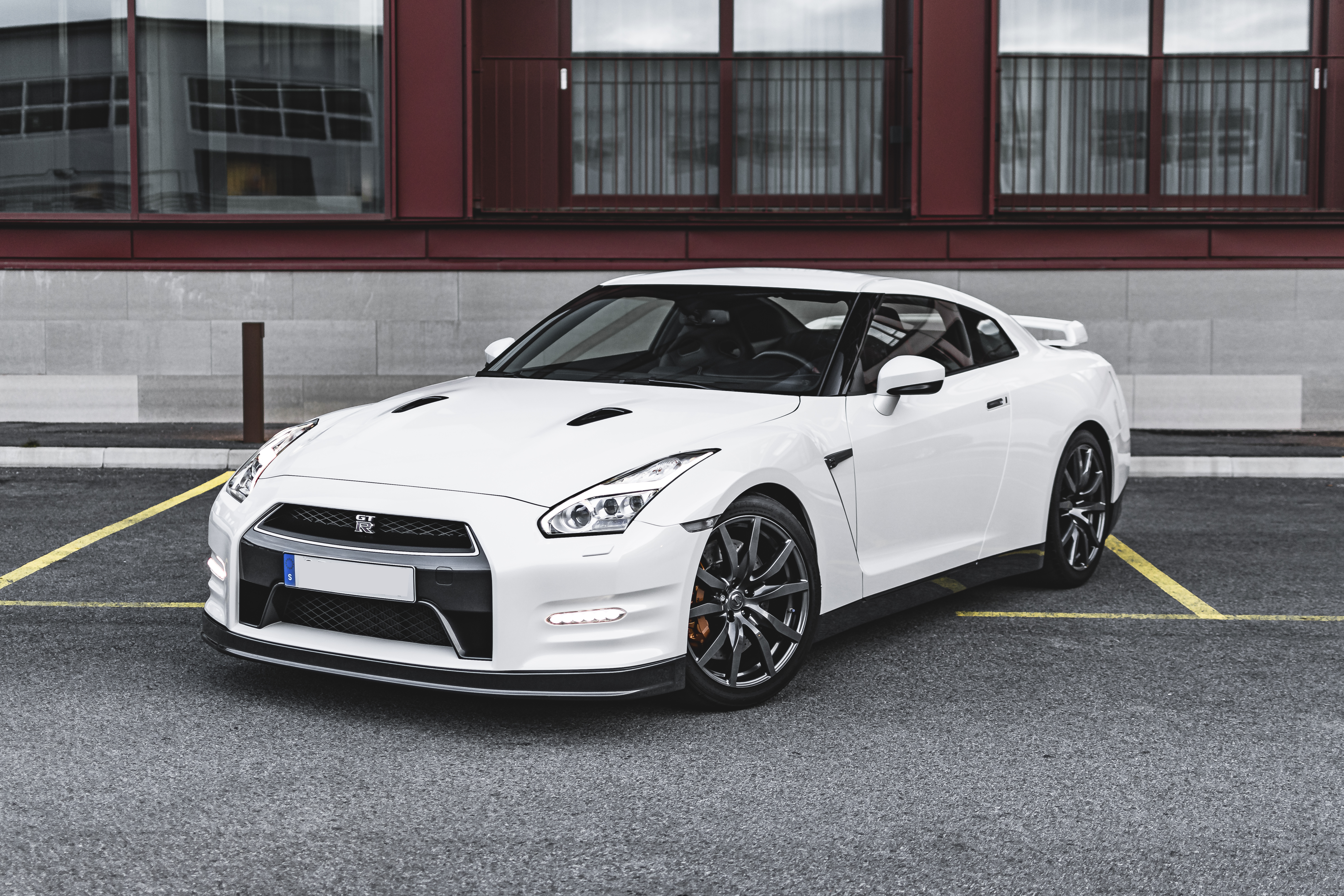 2014 Nissan (R35) GT-R - 8,951 KM