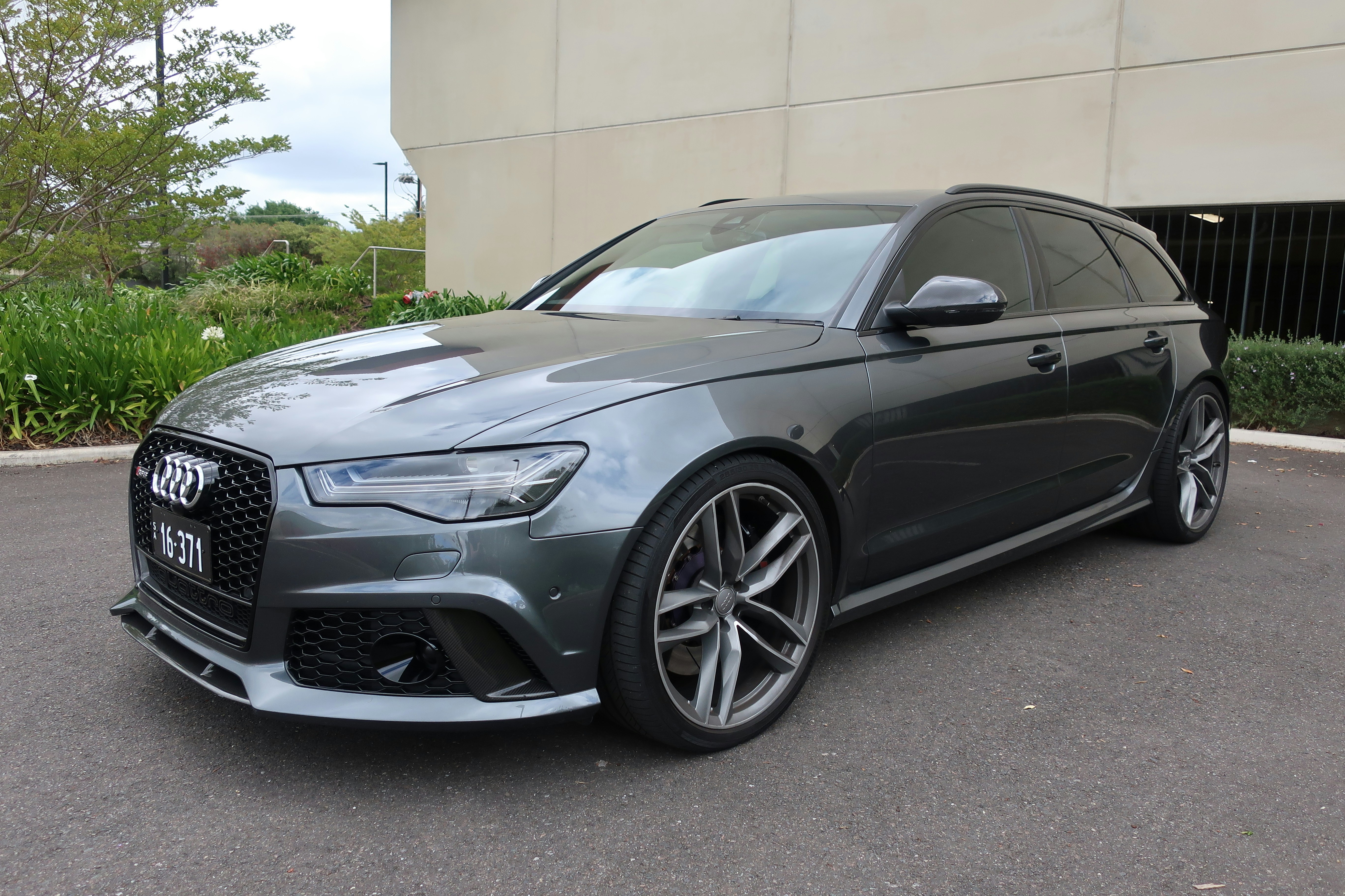 AUDI RS6 AVANT DAYTONA GREY