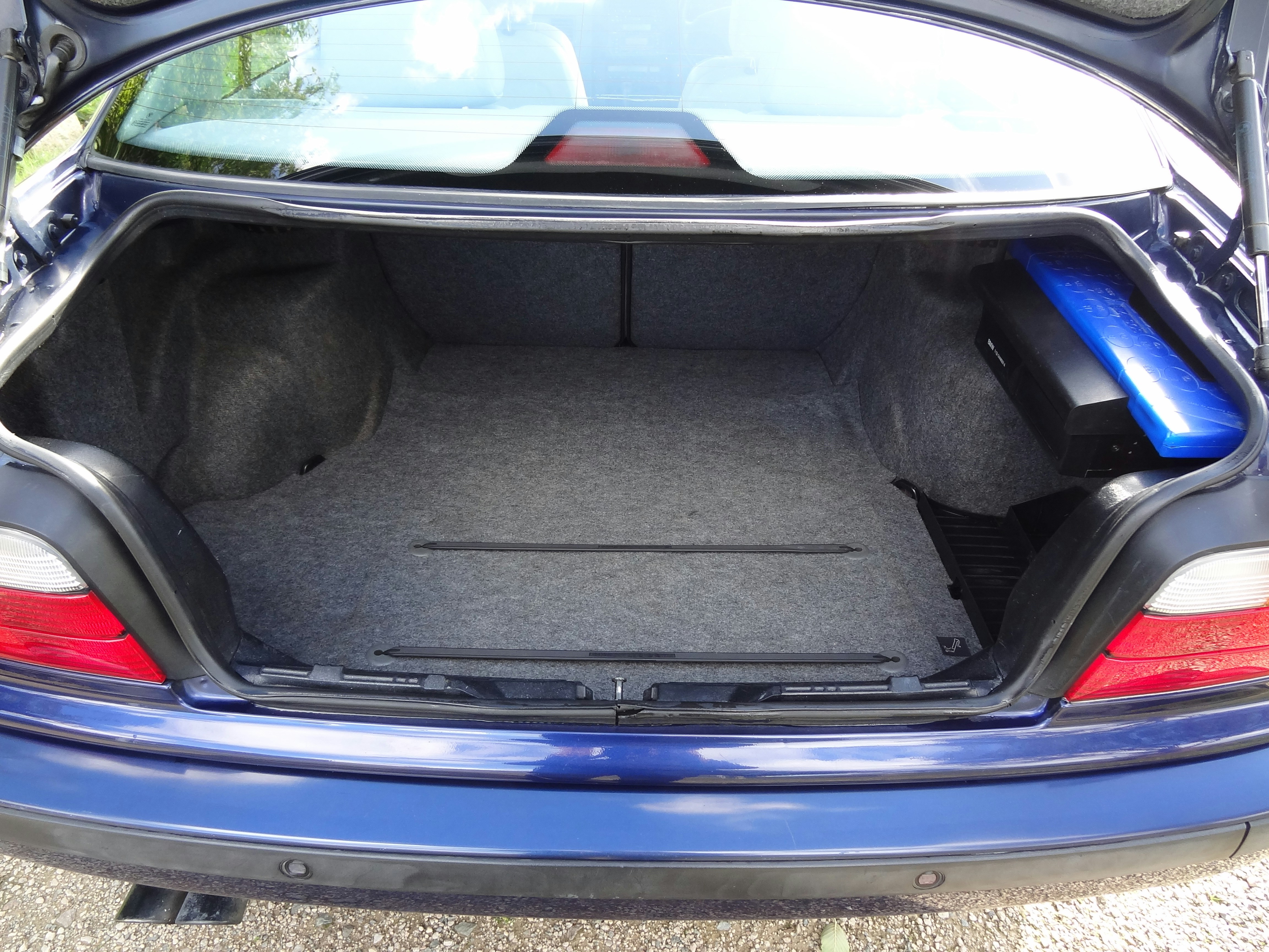 Kofferraum für BMW 3 Compact (E36) 323 ti 1997-2000 Benzin 170PS