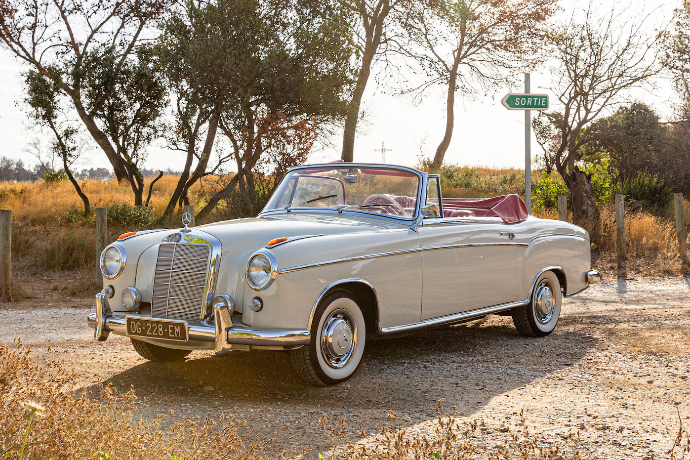 1961 Mercedes-Benz (W128) 220 SE Cabriolet