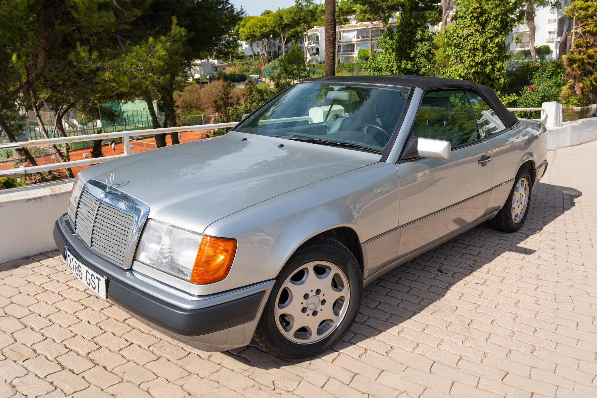 1992 Mercedes-Benz (W124) 300 CE-24 Cabriolet