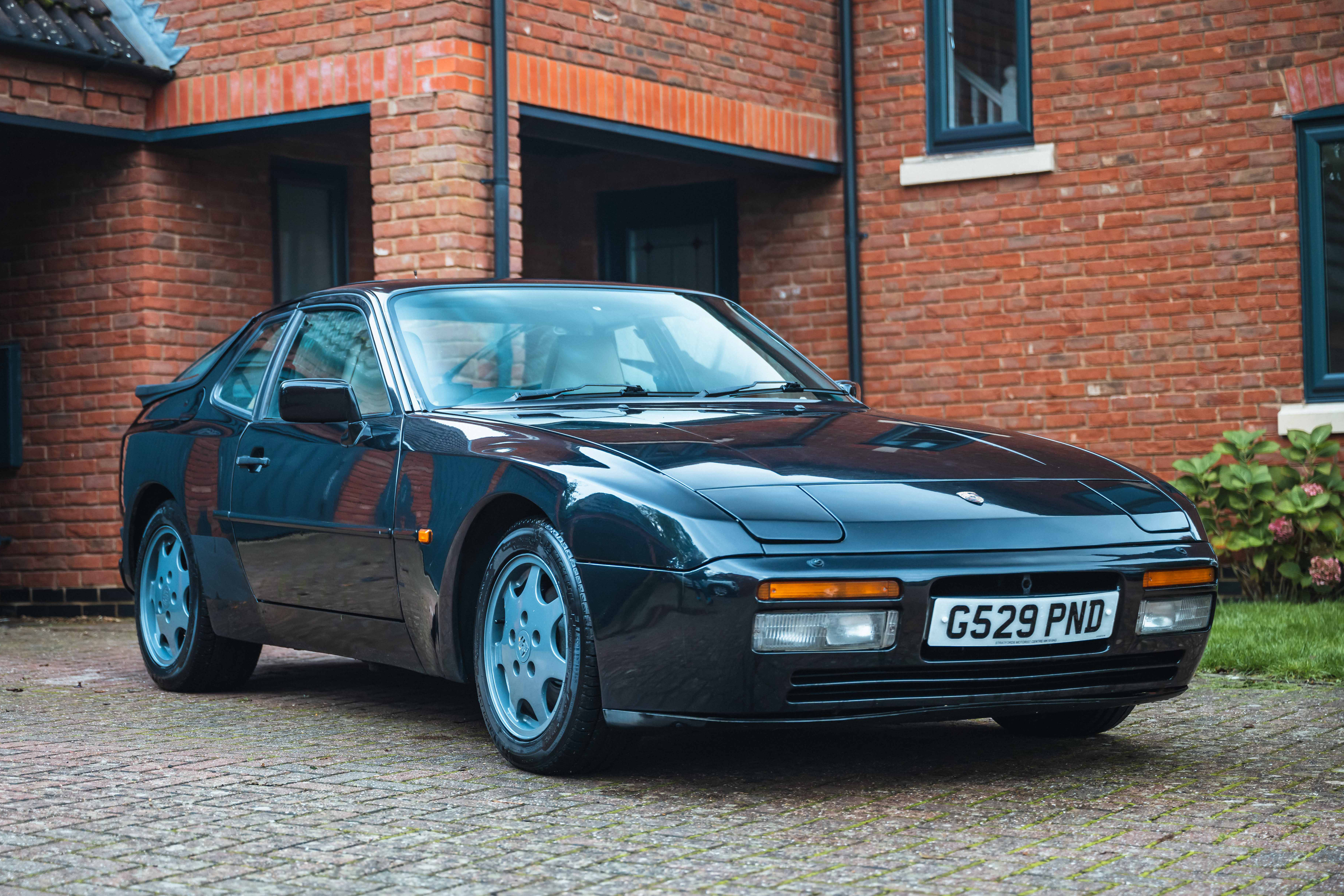 1989 Porsche 944 S2