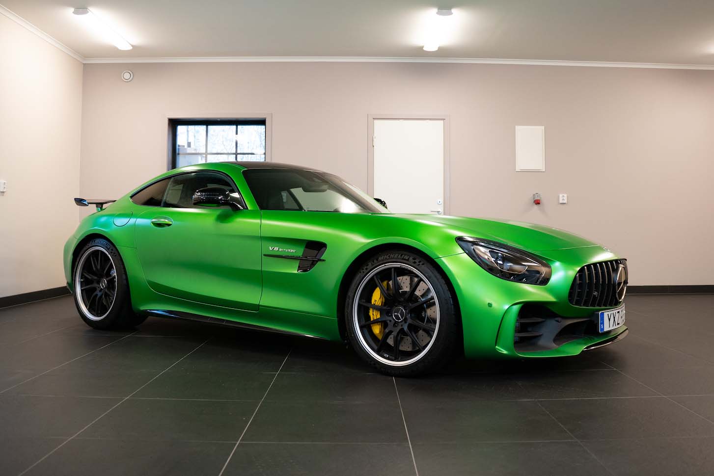 2017 Mercedes-AMG GT-R - 1,705 km