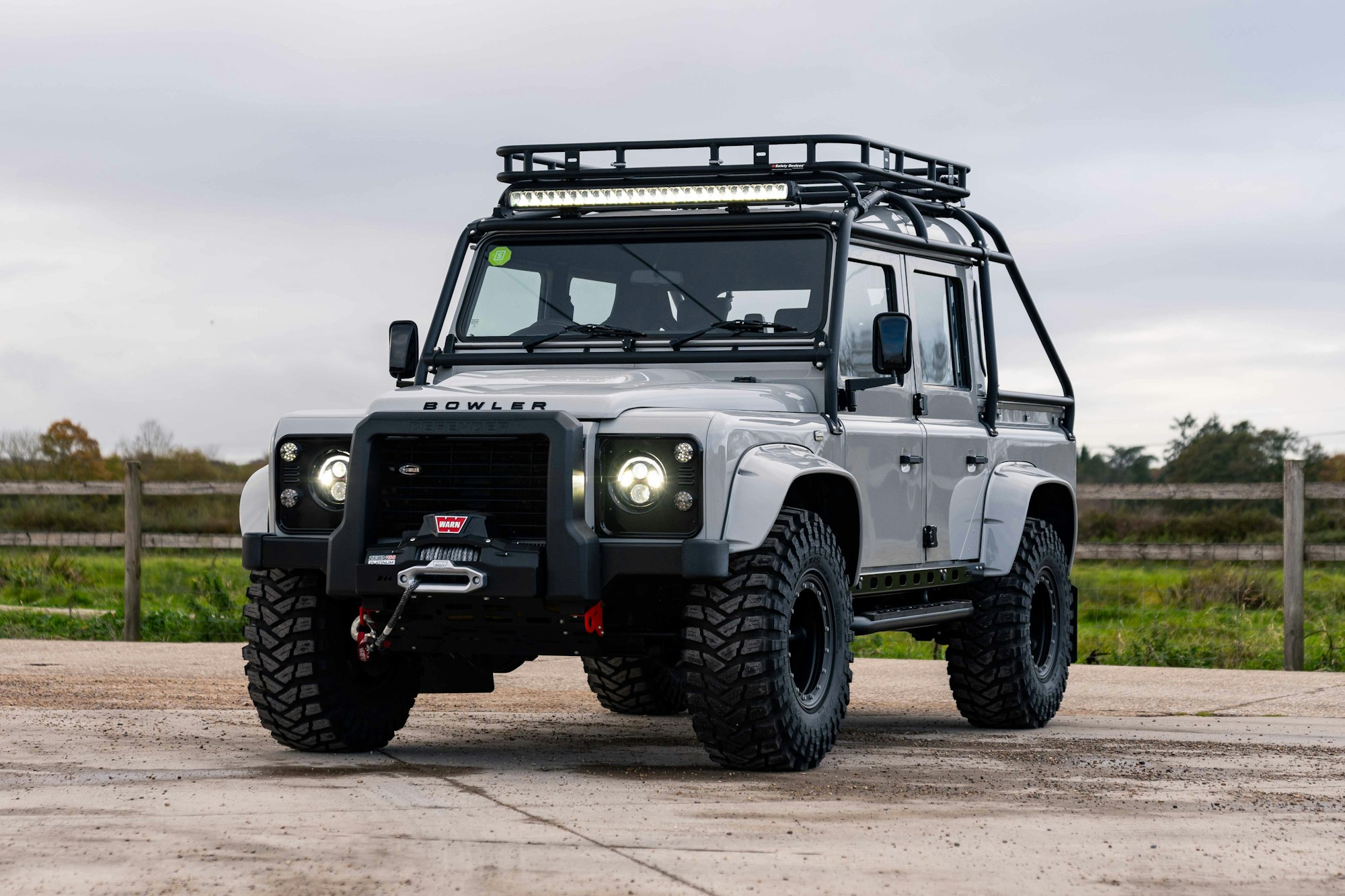 2014 Land Rover Defender 110 DCPU Extreme 'Bowler' for sale by classified  listing privately in Hook, Hampshire, United Kingdom