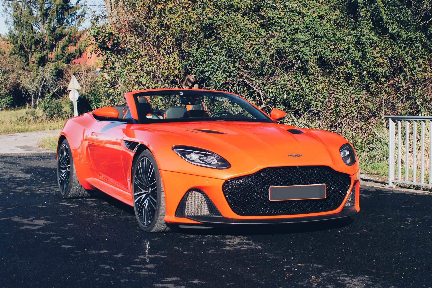 2020 Aston Martin DBS Superleggera Volante