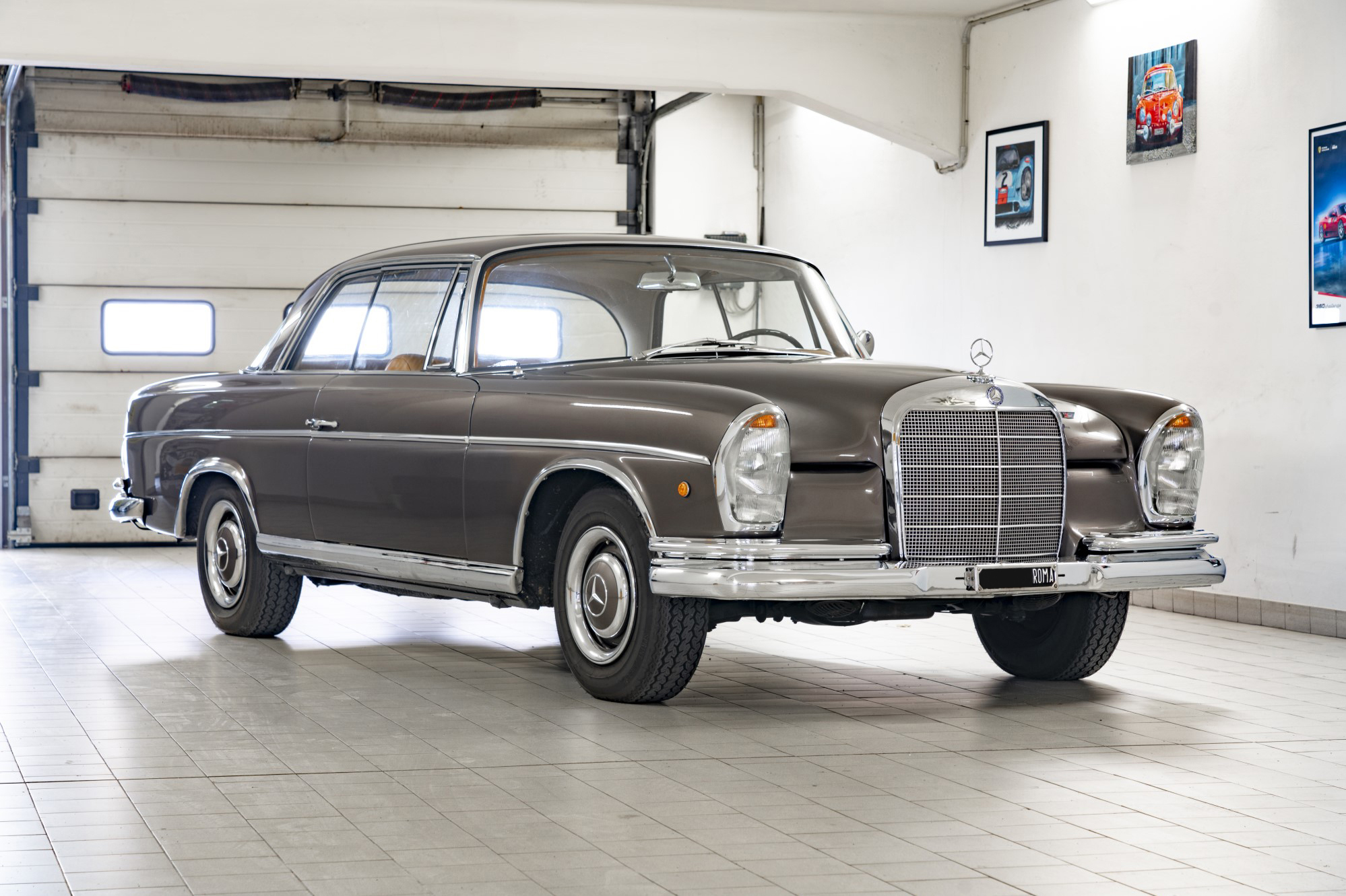 1980 Mercedes-Benz (W111) 250 SE