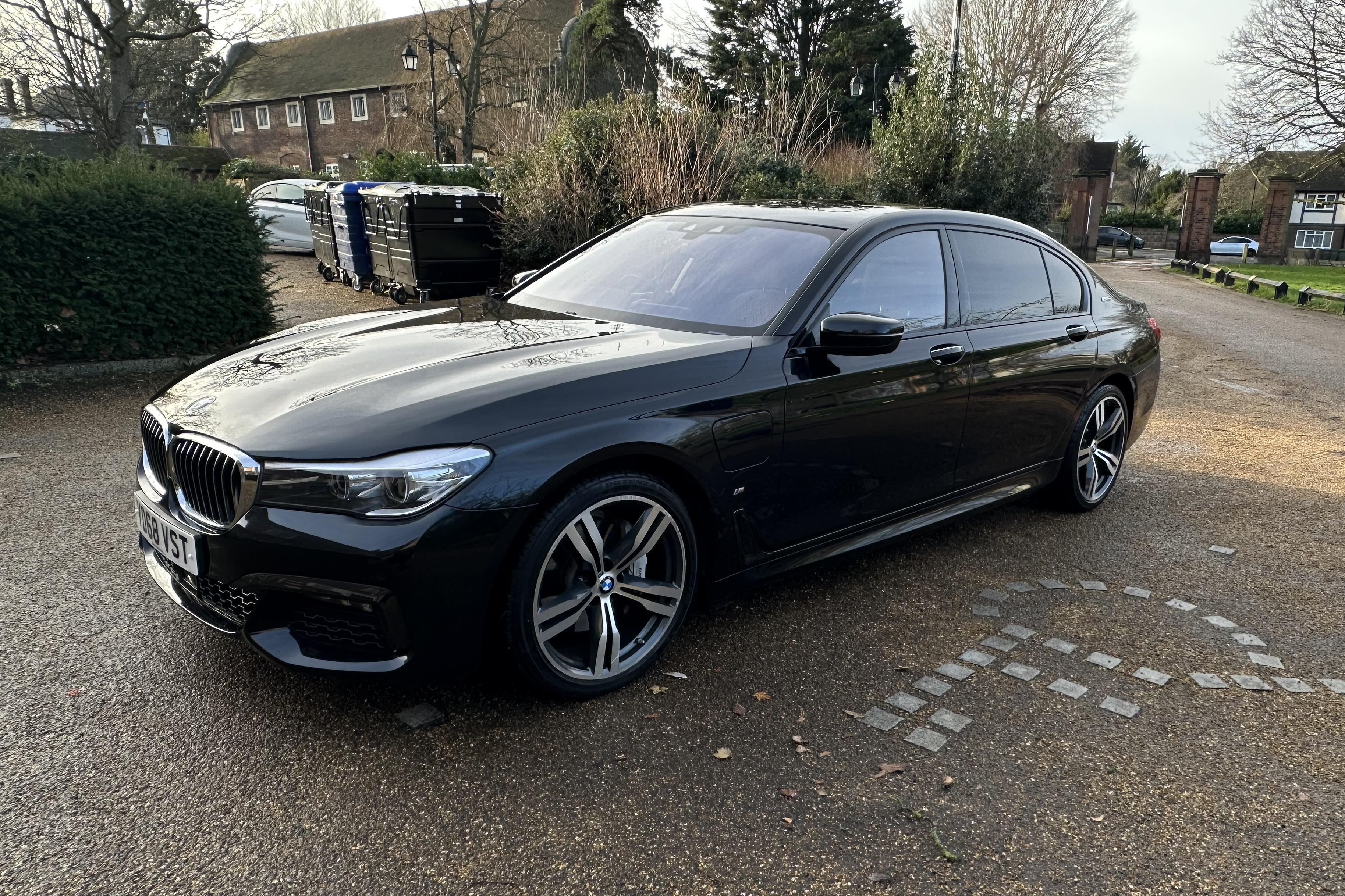 2018 BMW (G11) 740Le