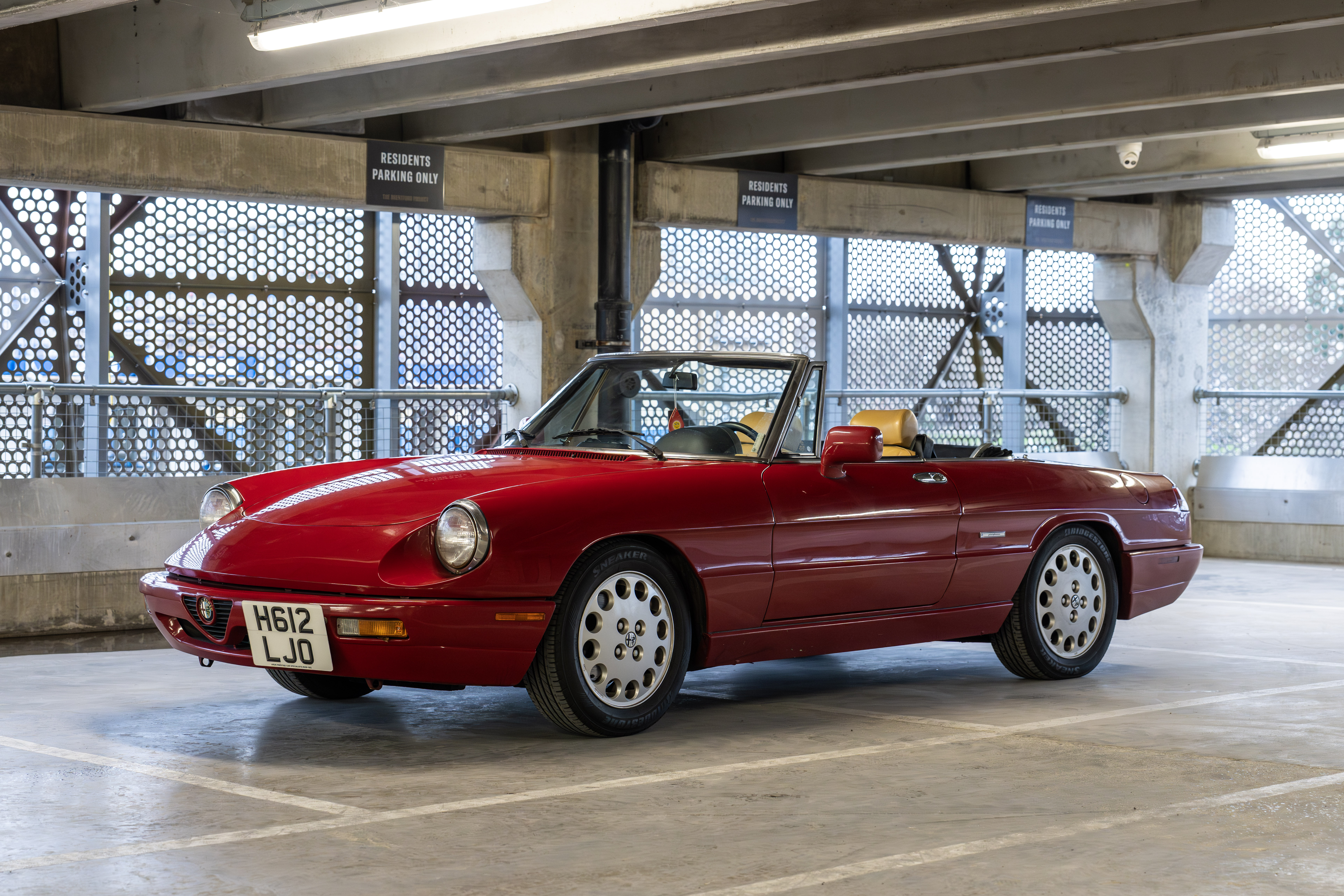 1991 Alfa Romeo Spider S4 - LHD