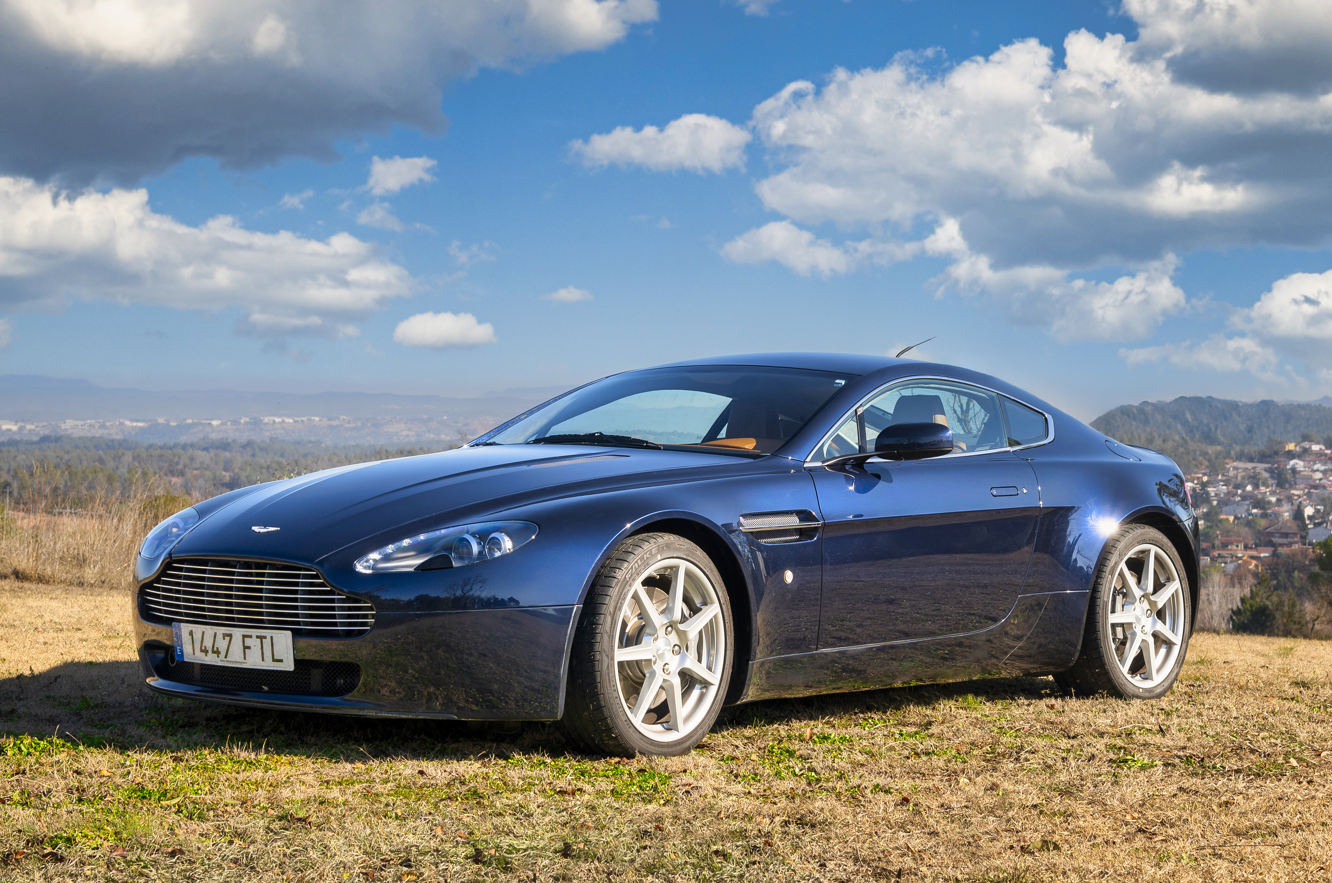 2007 Aston Martin V8 Vantage - Manual - 36,900 Km