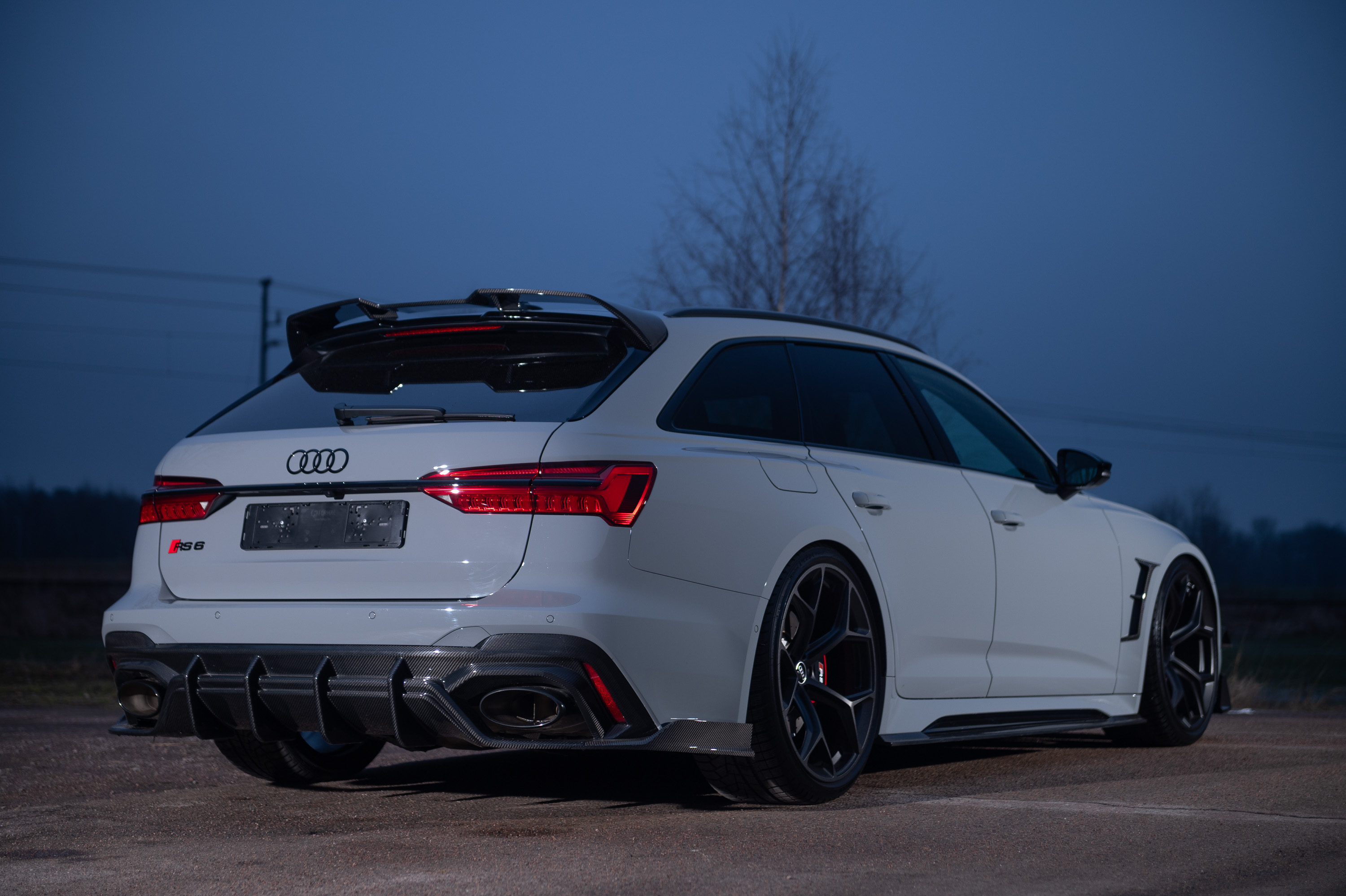 2023 Audi RS6 Avant Performance – 890 KM – VAT Q for sale by auction in ...