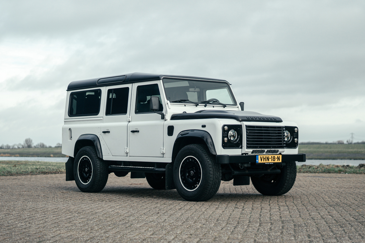 2014 Land Rover Defender 110 XS - 50,201 km