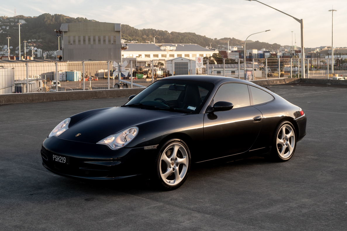 2004 Porsche 911 (996) Carrera - Manual