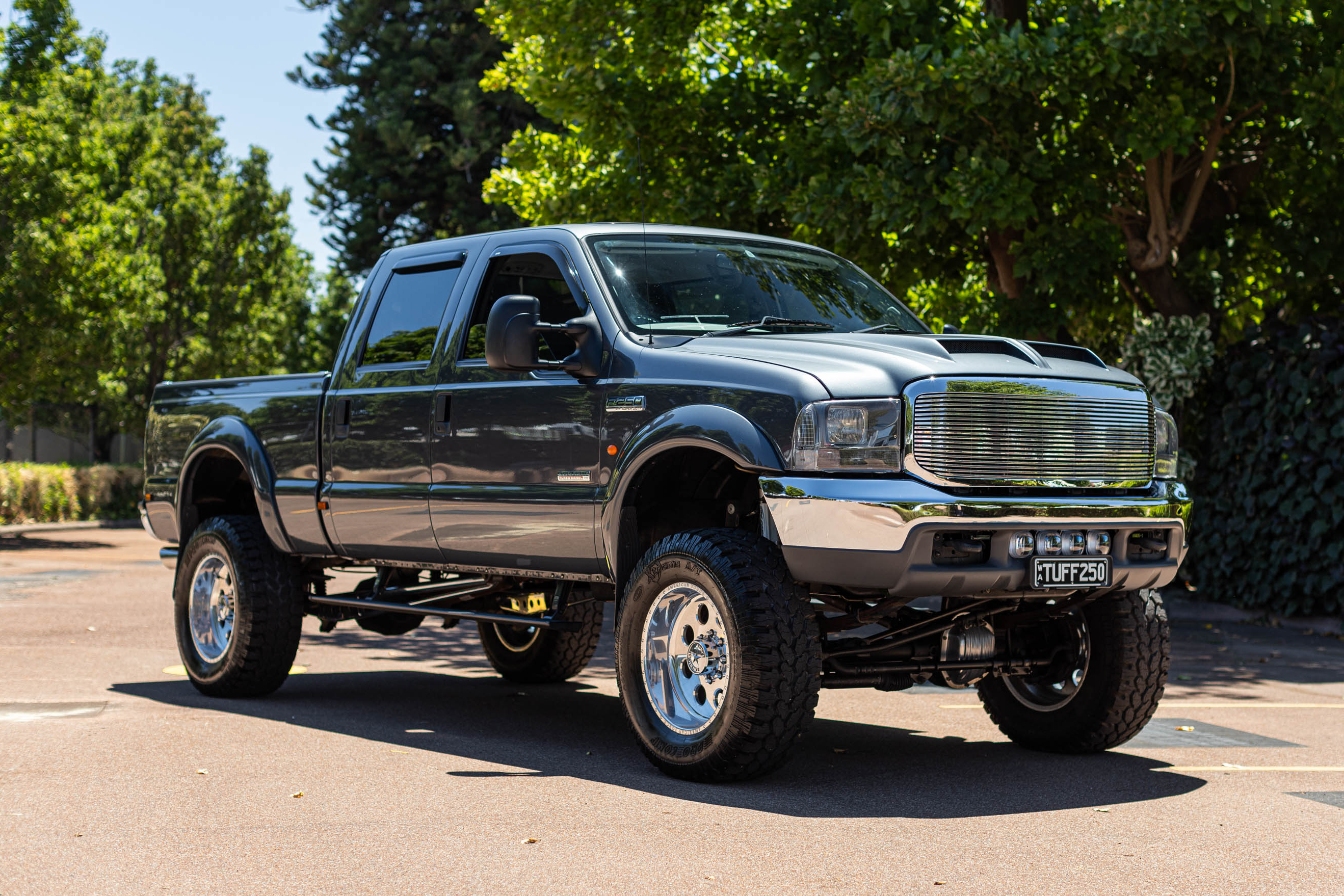 2003 Ford F-250 Super Duty Crew Cab XLT Pickup