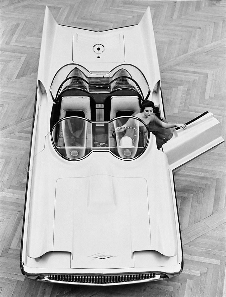 WEDNESDAY ONE-OFF: LINCOLN FUTURA · Collecting Cars