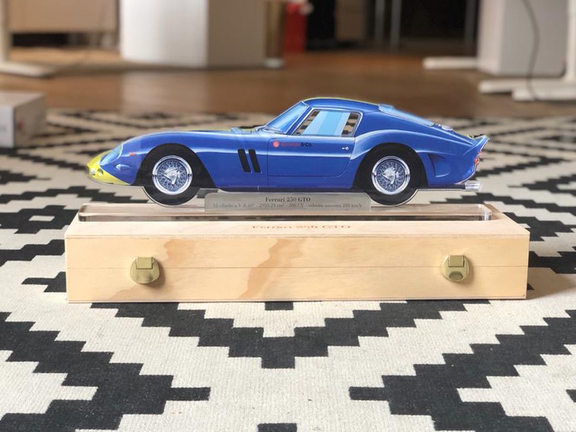 CHARITY AUCTION - FERRARI 250 GTO PLEXIGLASS MODEL