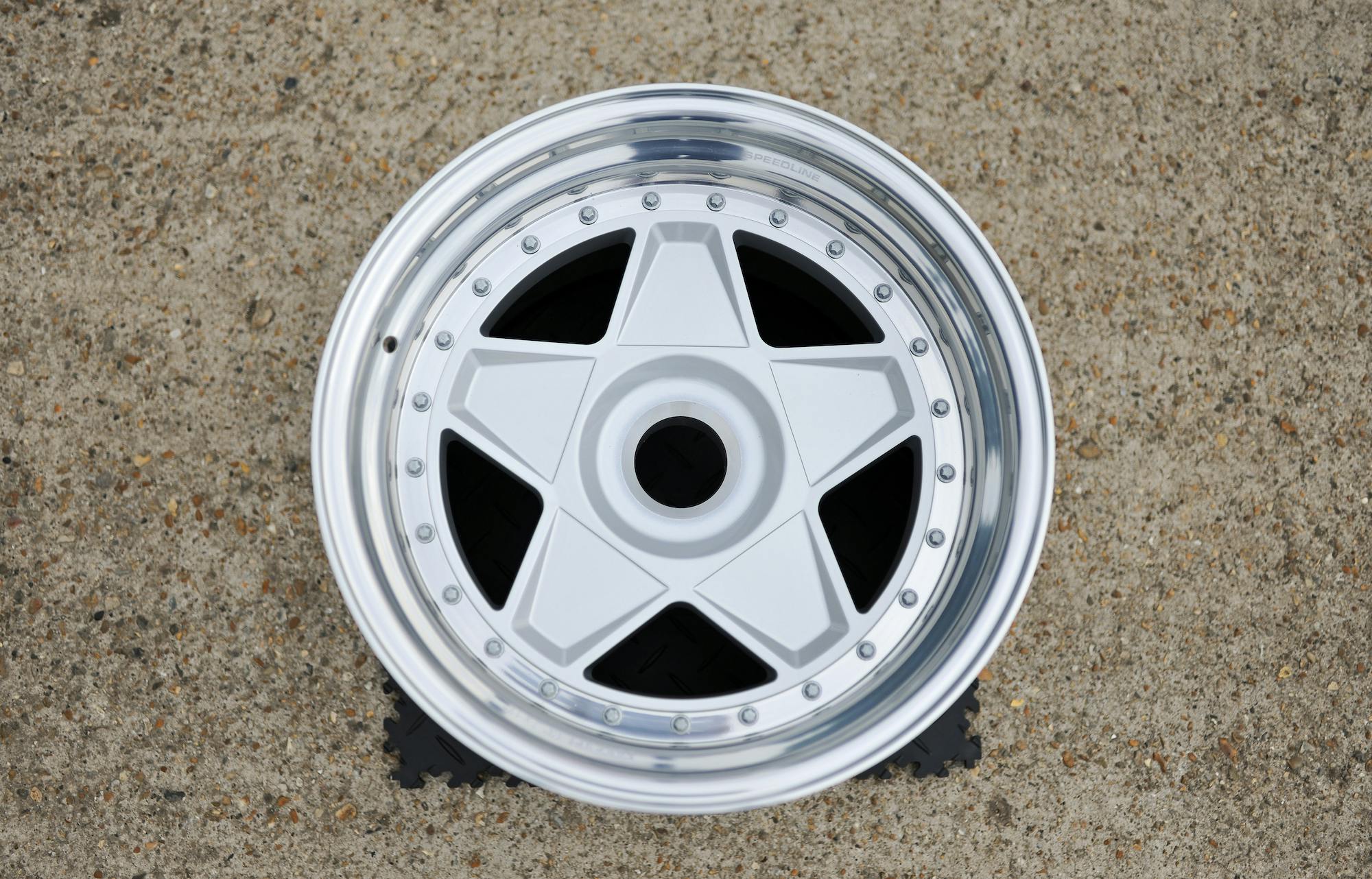 FERRARI F40 WHEELS - SET OF NEW ALLOY WHEELS