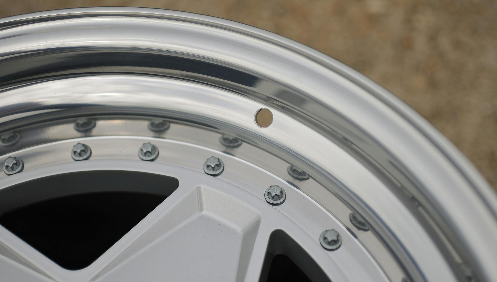 FERRARI F40 WHEELS - SET OF NEW ALLOY WHEELS
