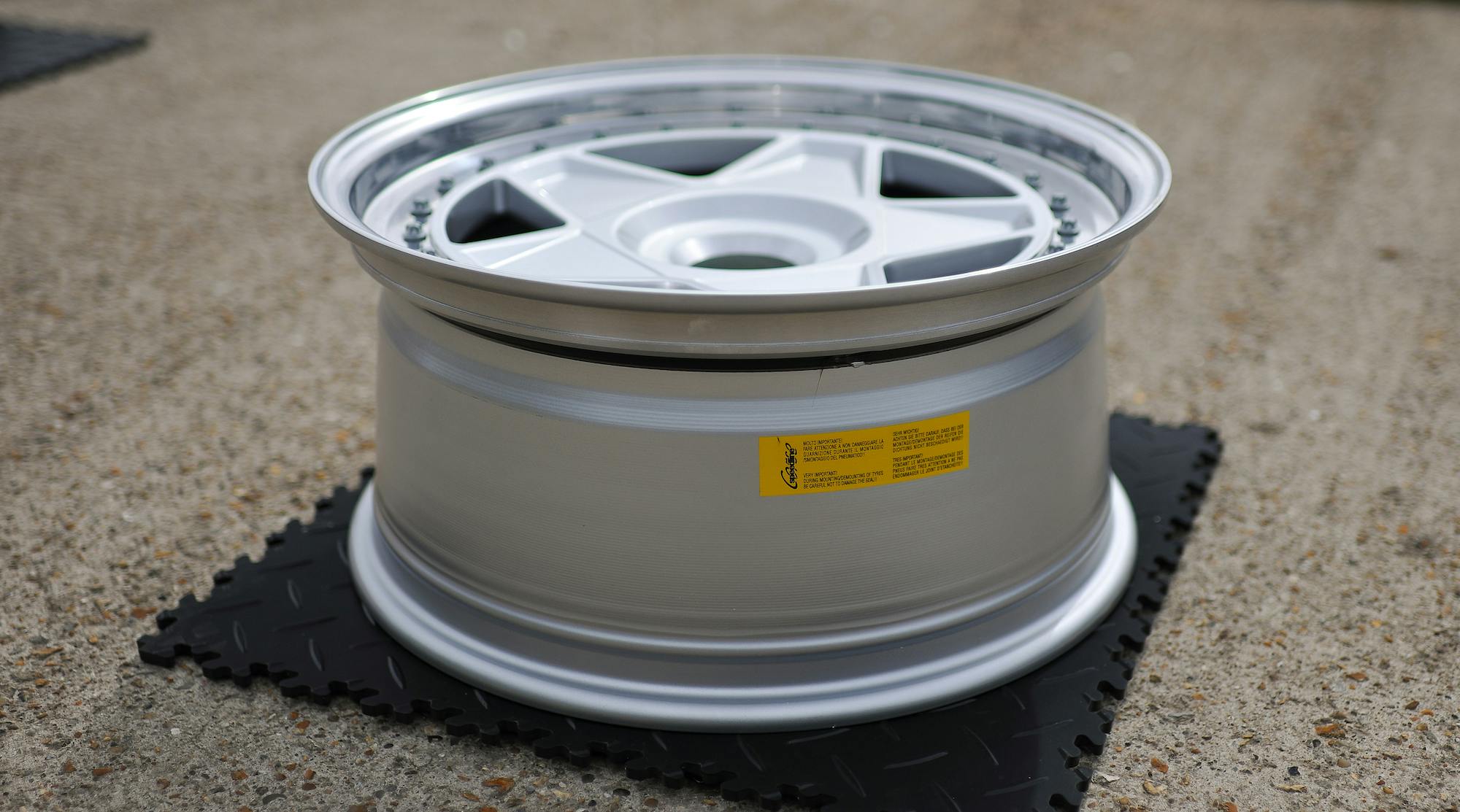 FERRARI F40 WHEELS - SET OF NEW ALLOY WHEELS