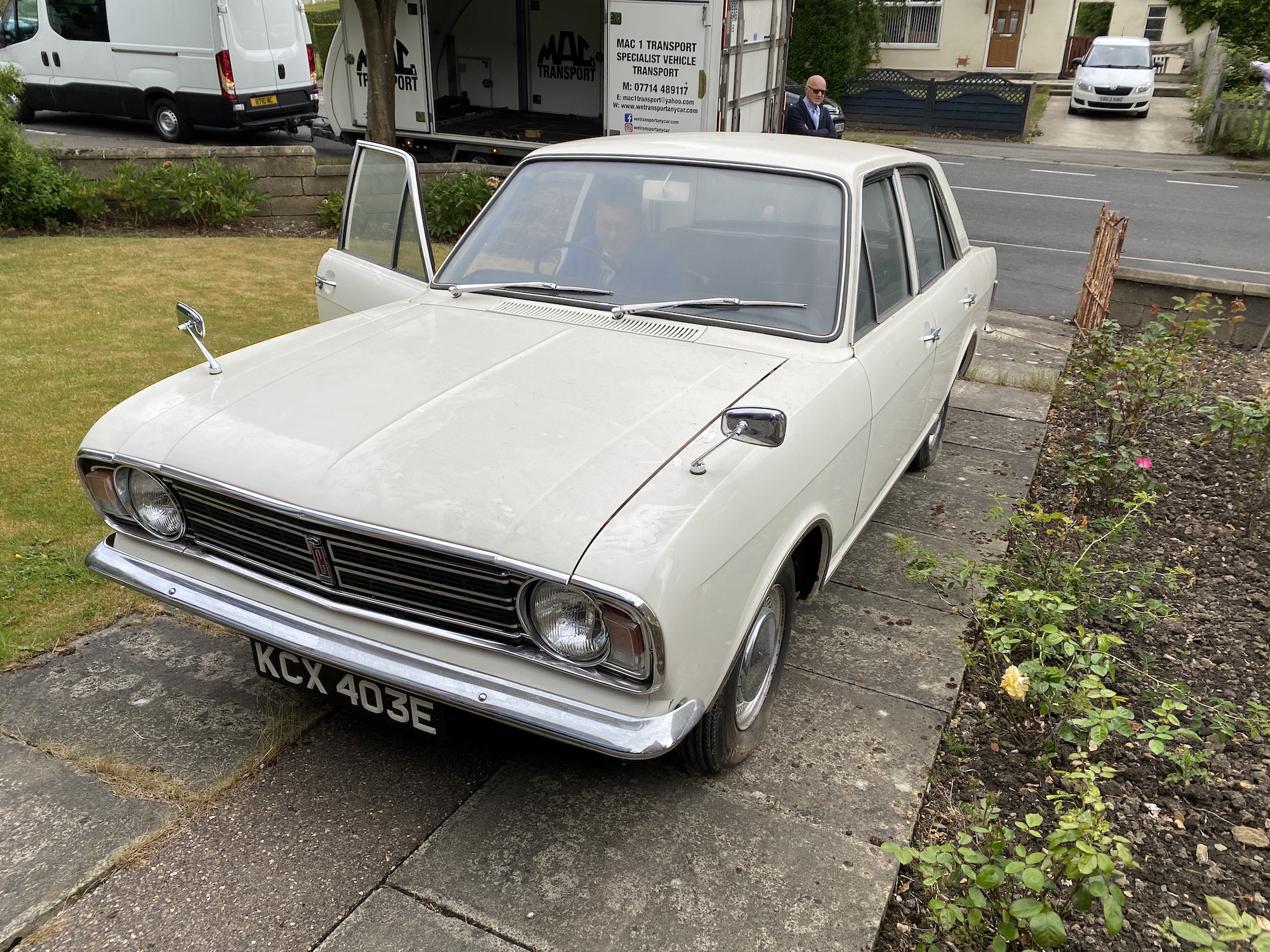 1967 FORD CORTINA 1500 SUPER AUTOMATIC - 6,210 MILES FROM NEW