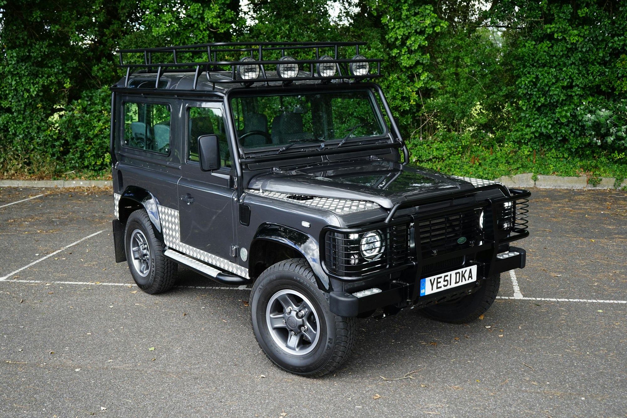 2001 LAND ROVER DEFENDER 90 'TOMB RAIDER'