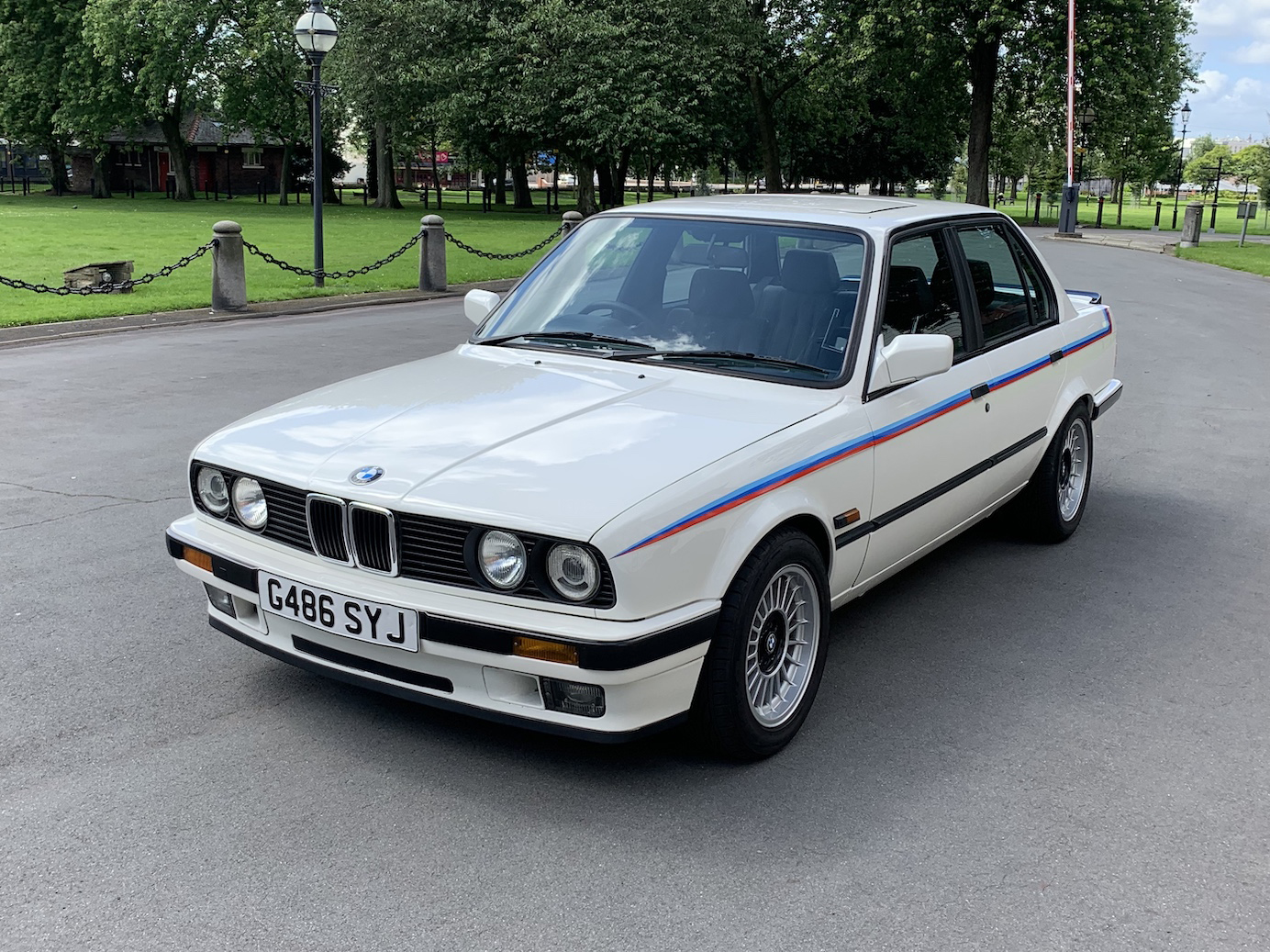 1990 BMW (E30) 320i SALOON