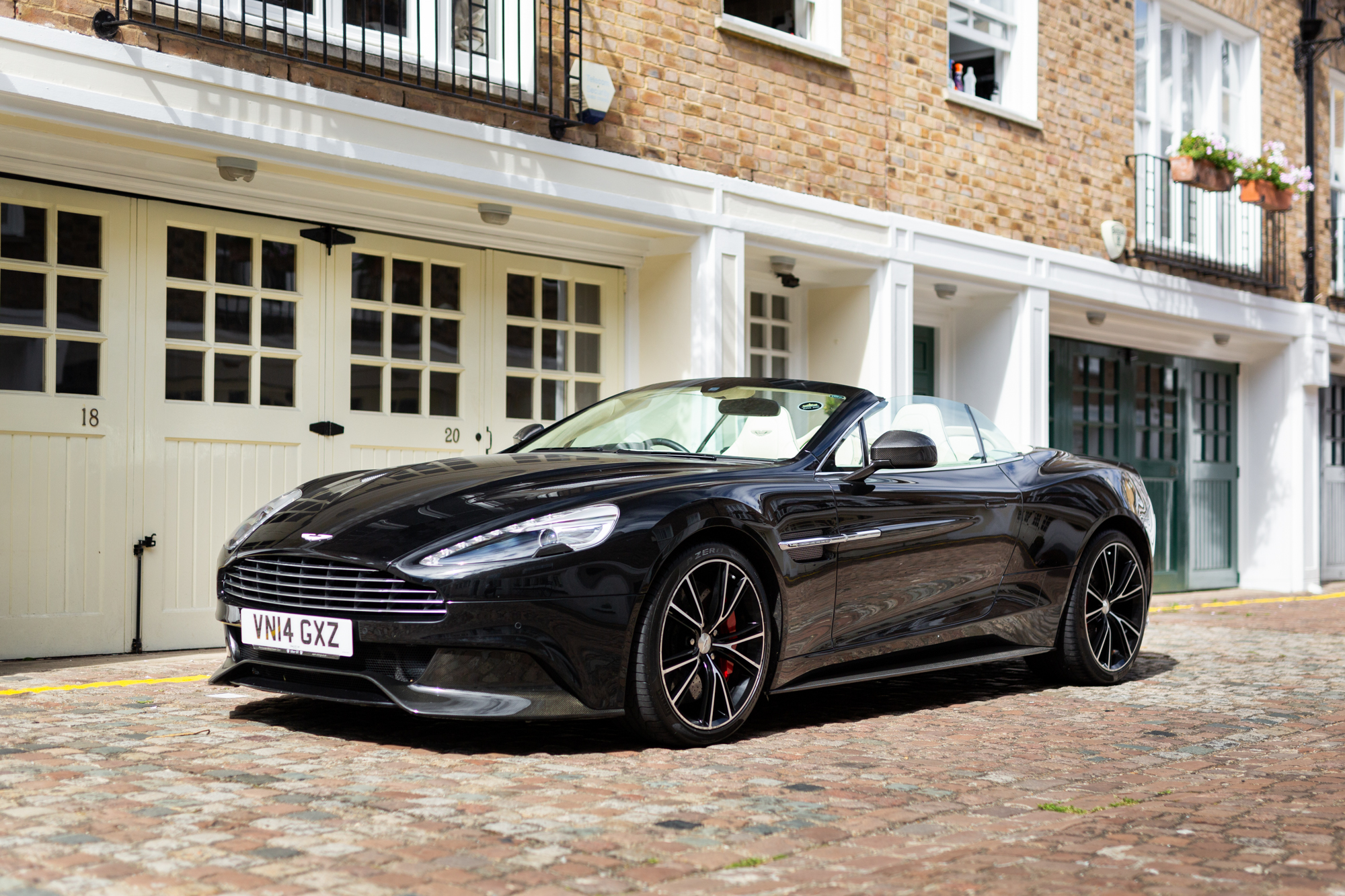 2014 ASTON MARTIN VANQUISH VOLANTE