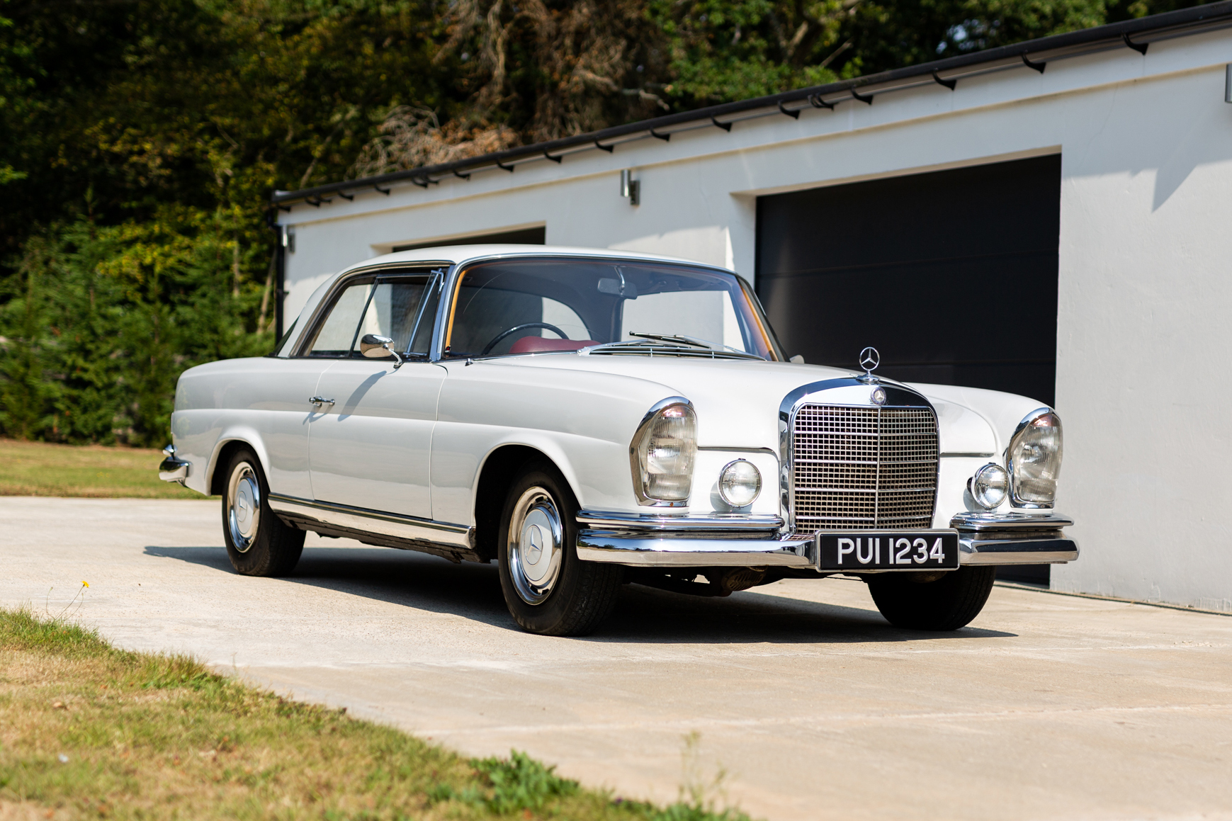 1970 MERCEDES-BENZ (W111) 280 SE COUPE