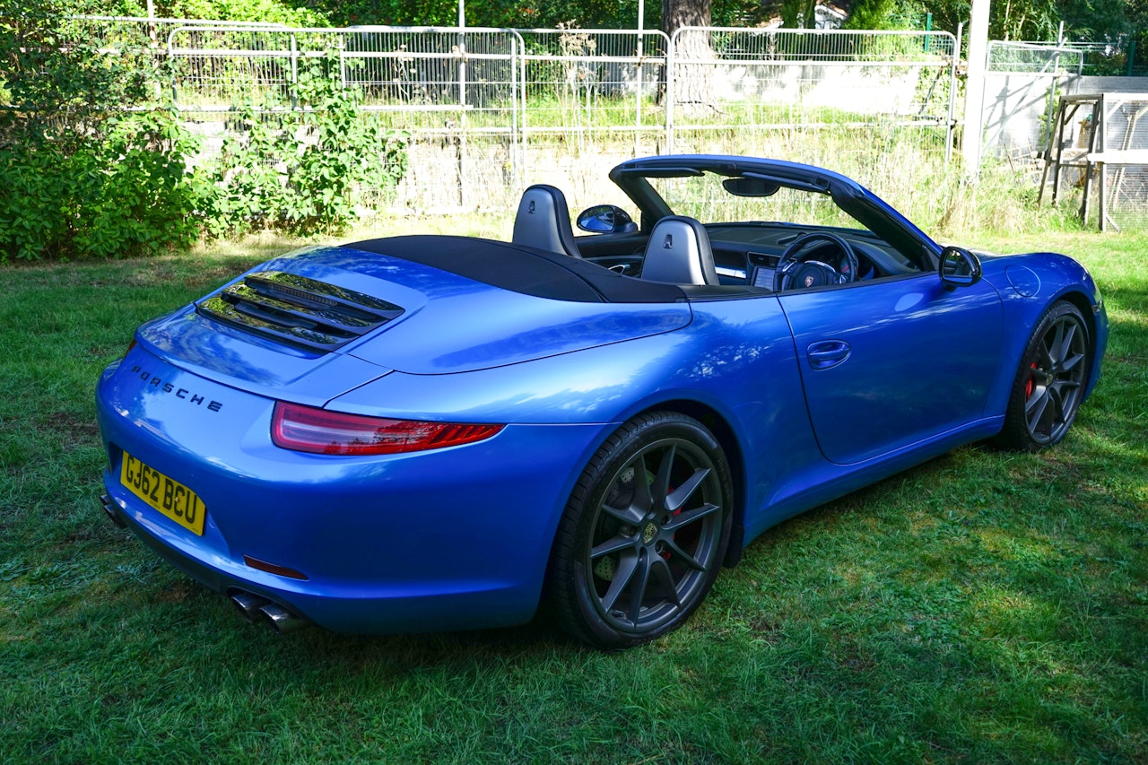 12 Porsche 911 991 Carrera S Cabriolet