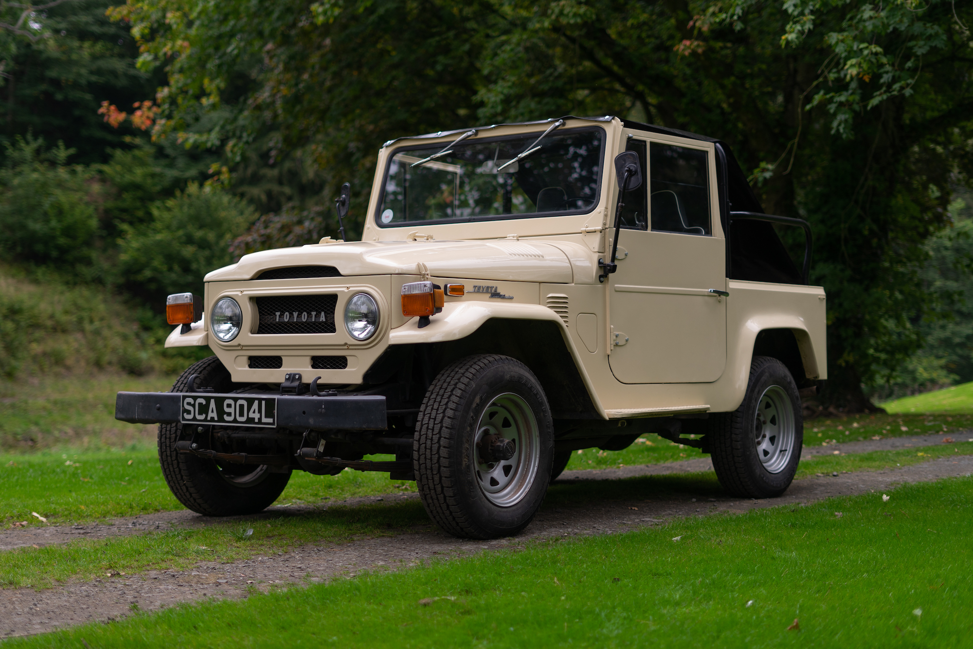 1973 TOYOTA FJ40 LAND CRUISER