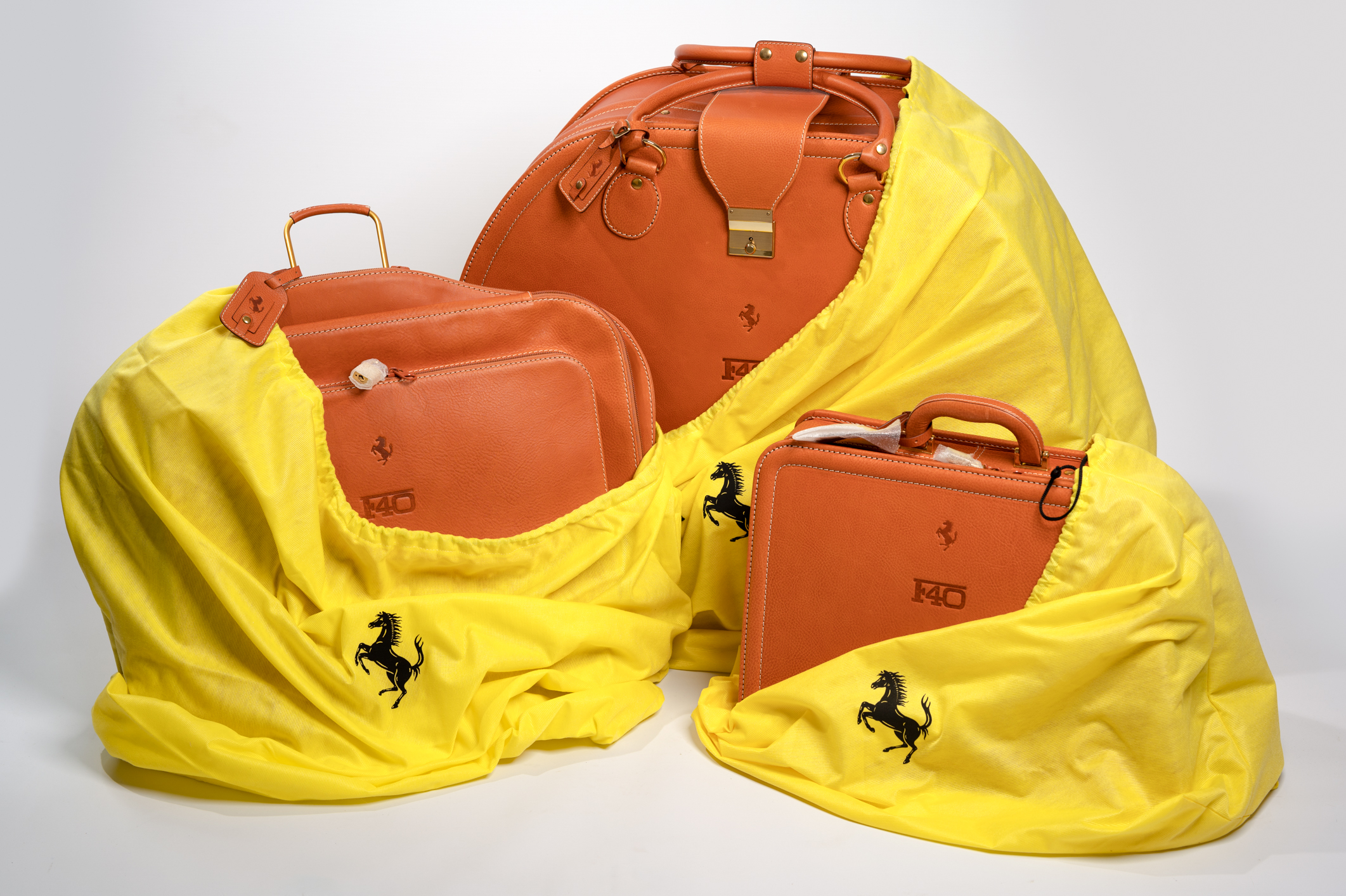 f40 luggage set