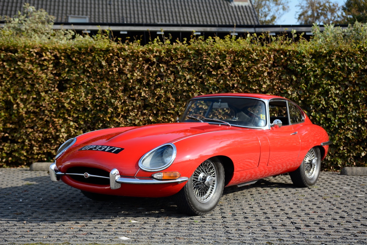 Video of the Day: In-period road test of 1968 Jaguar XKE