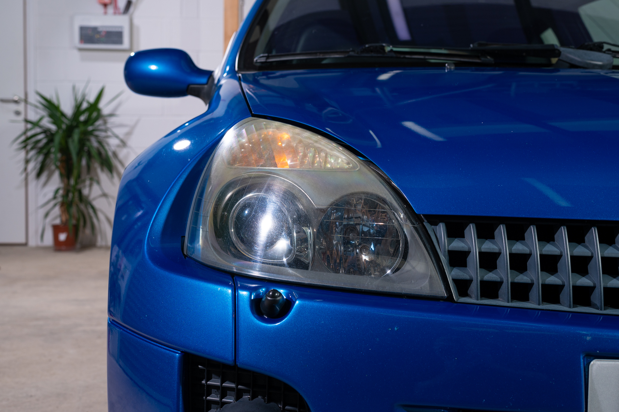 2004 RENAULT CLIO V6 255 PHASE 2 for sale by auction in Ludgershall