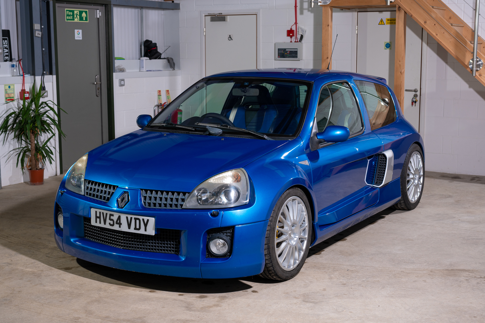 2004 RENAULT CLIO V6 255 PHASE 2 for sale by auction in Ludgershall