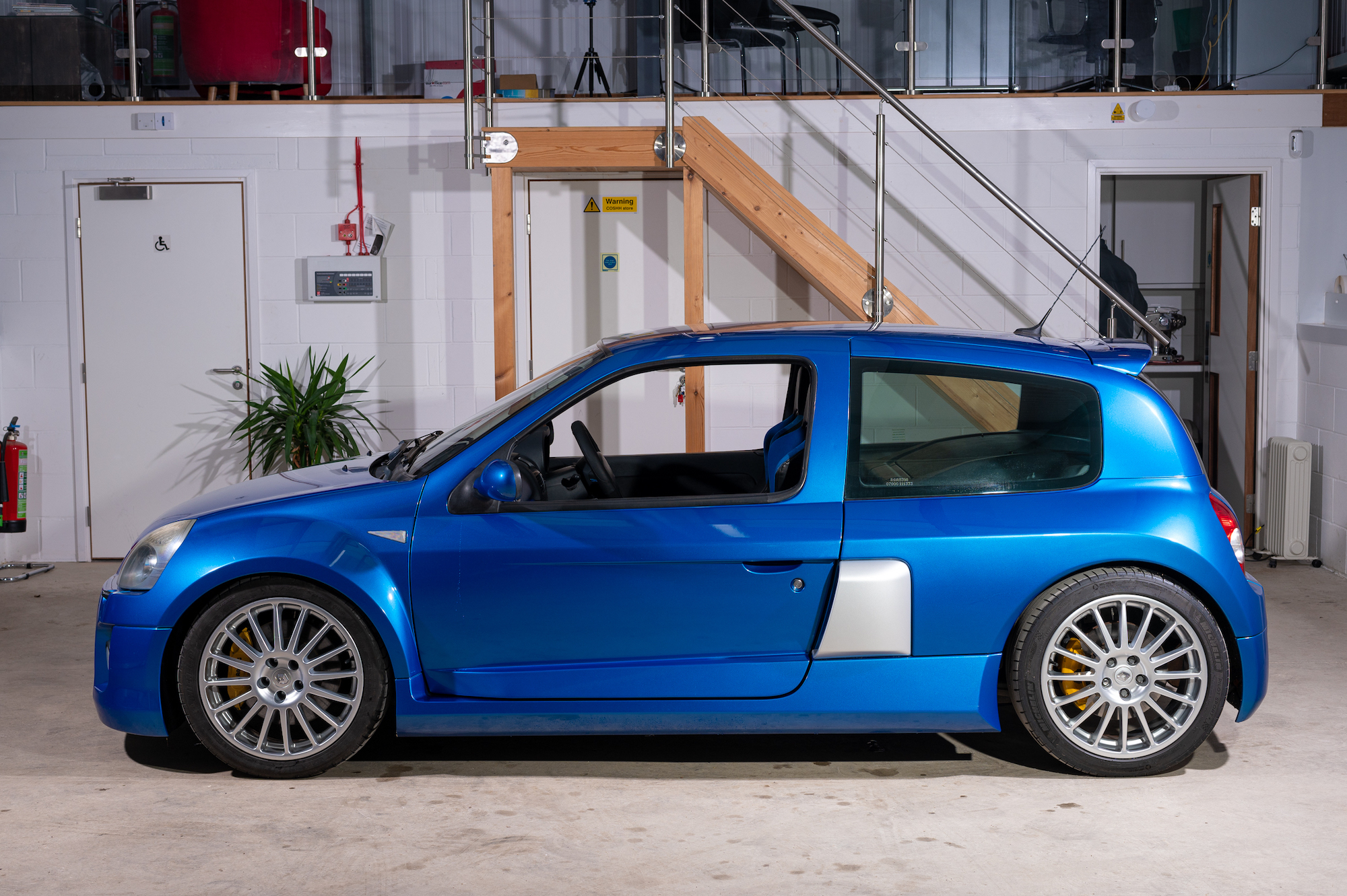 2004 RENAULT CLIO V6 255 PHASE 2 for sale by auction in Ludgershall