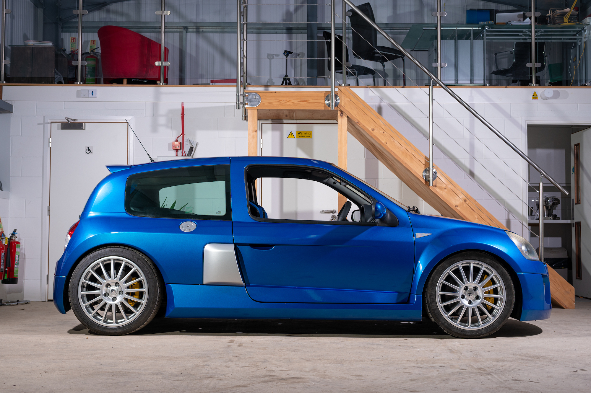 2004 RENAULT CLIO V6 255 PHASE 2 for sale by auction in Ludgershall