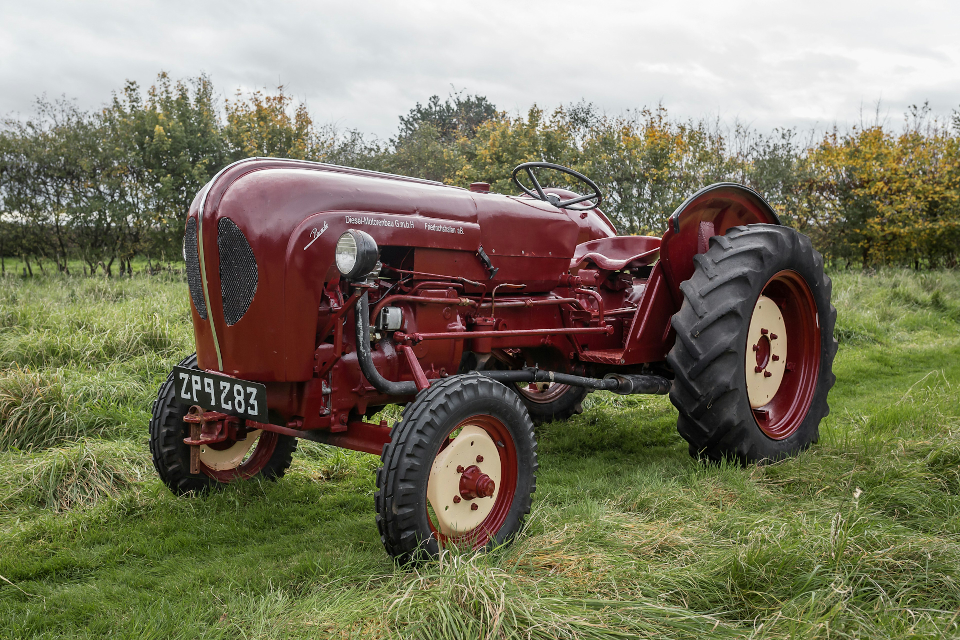 NO RESERVE: 1960 PORSCHE-DIESEL 219 TRACTOR