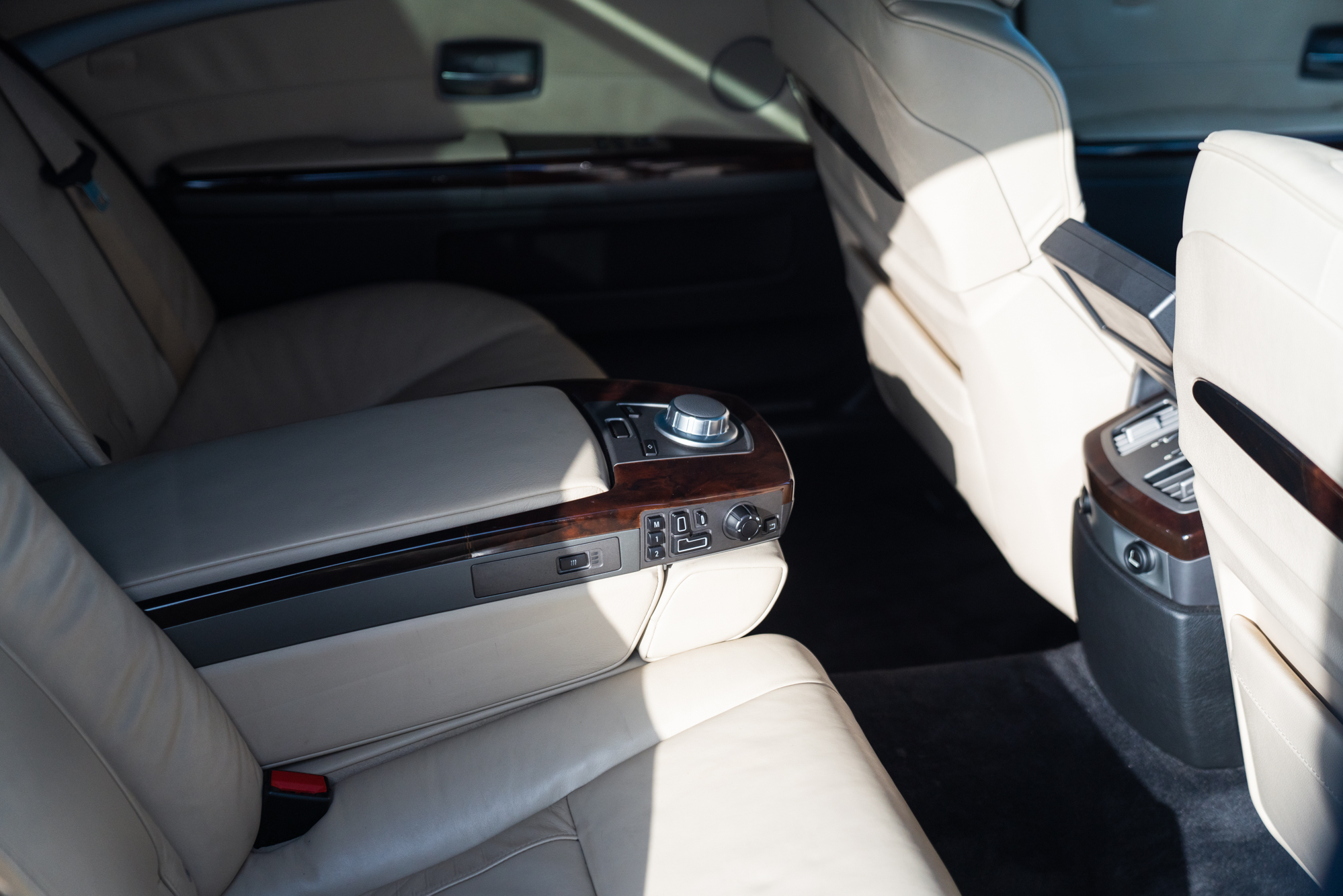 2006 BMW 760Li (E66)