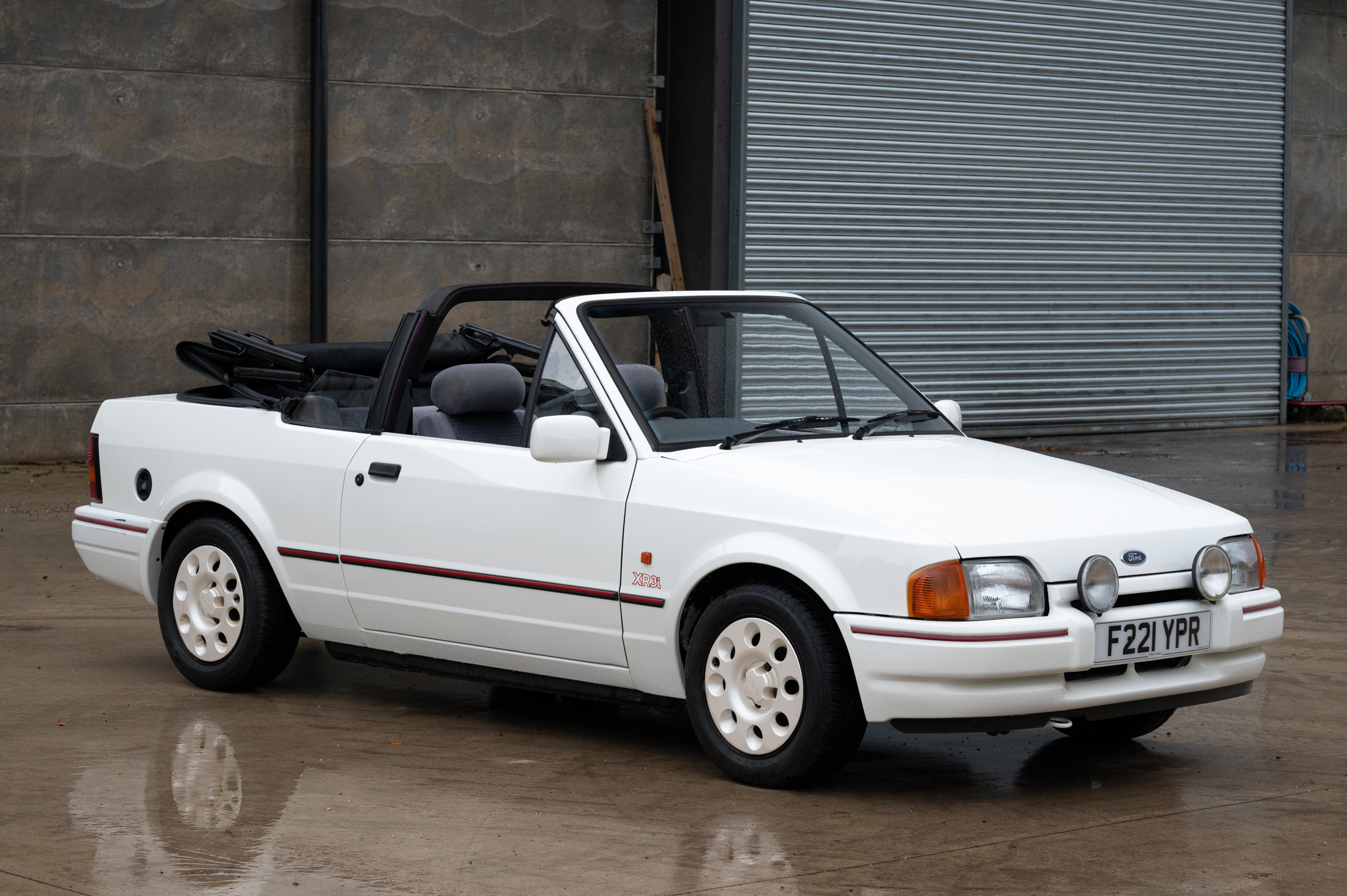 1989 FORD ESCORT XR3i CONVERTIBLE