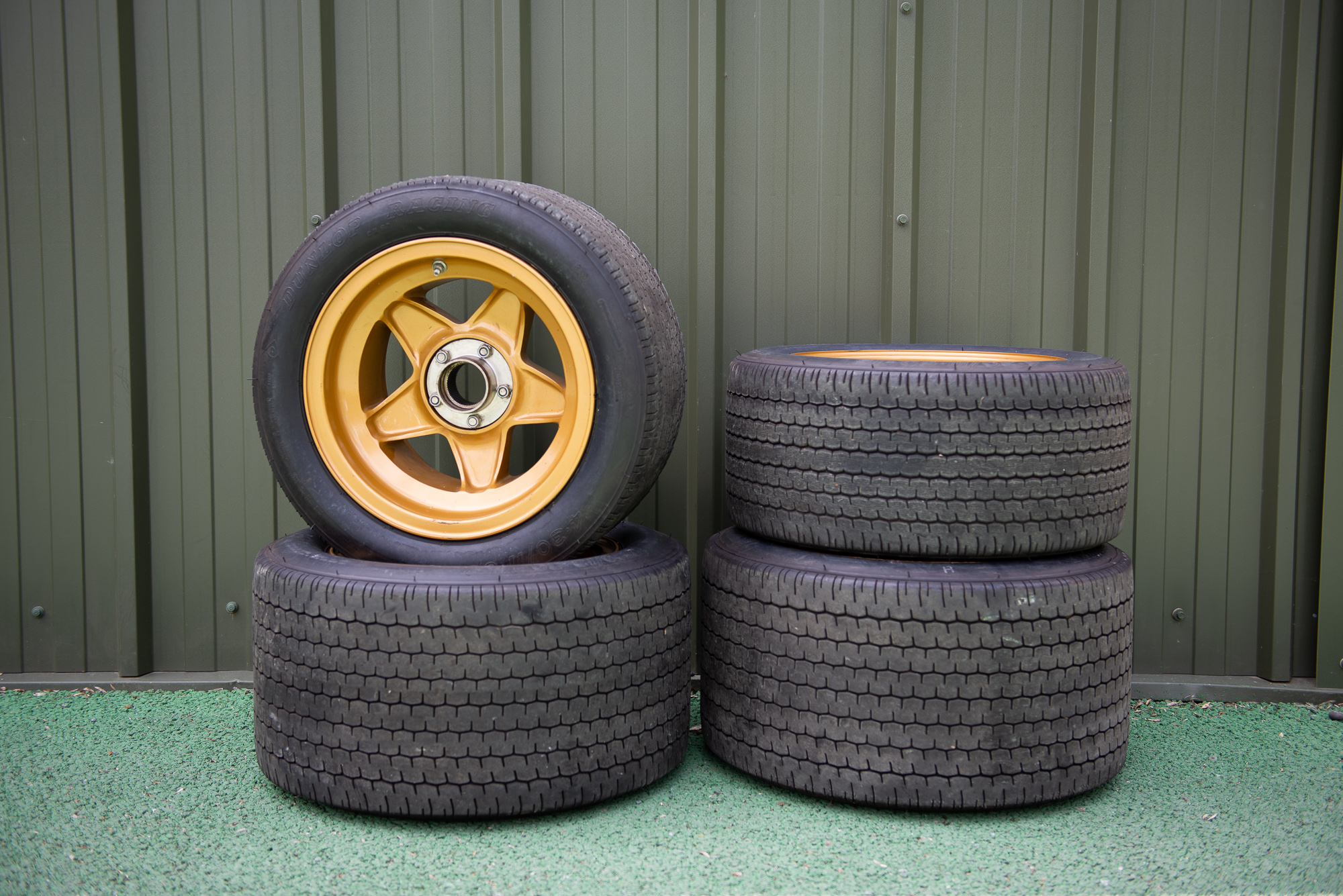 FERRARI 365GTB/4 COMPETIZIONE - SET OF WHEELS AND TYRES