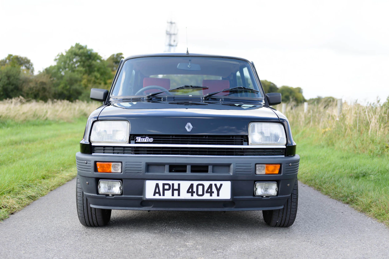 19 Renault 5 Gordini Turbo 19 Renault 5 Gordini Turbo