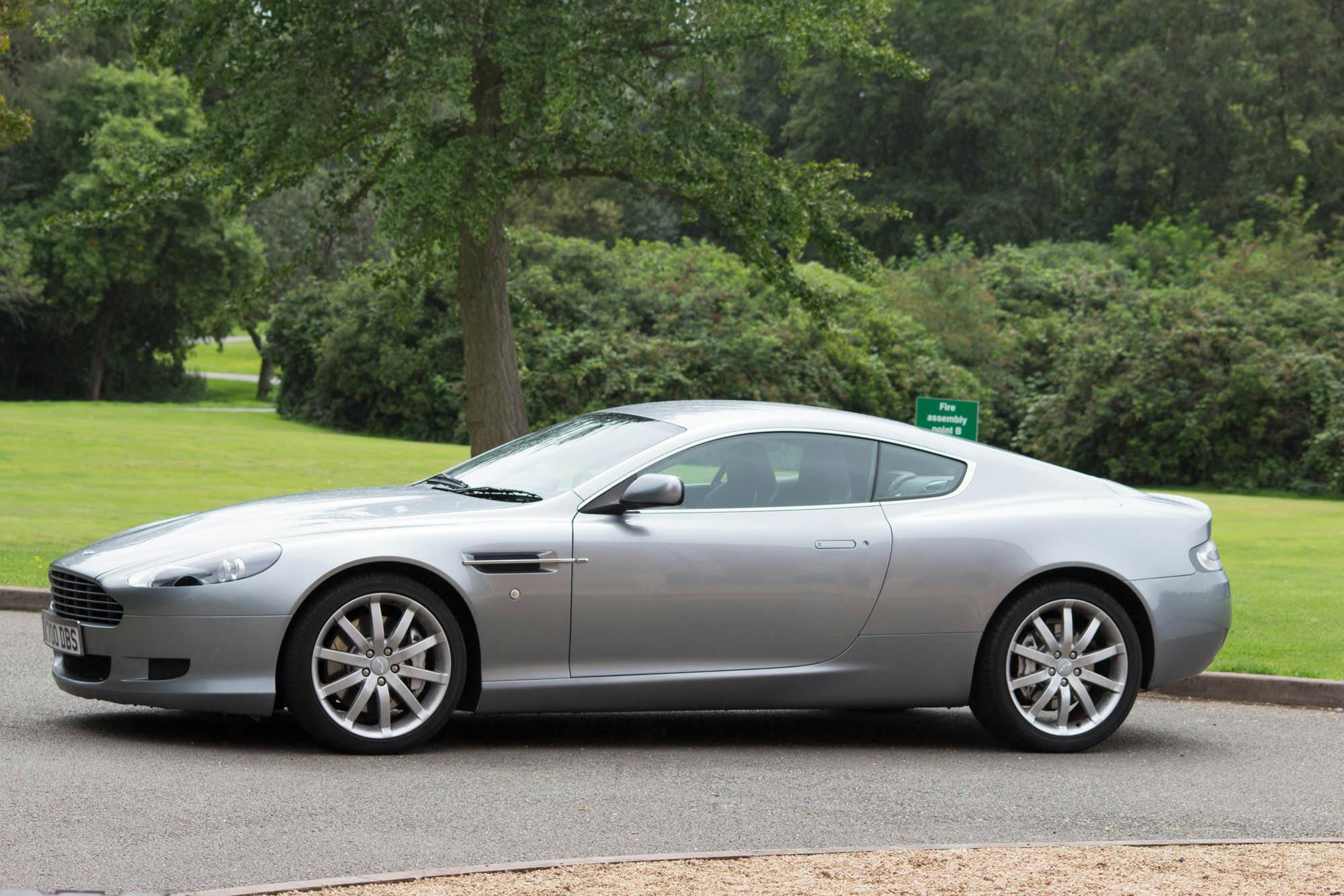 Aston martin db9 2005